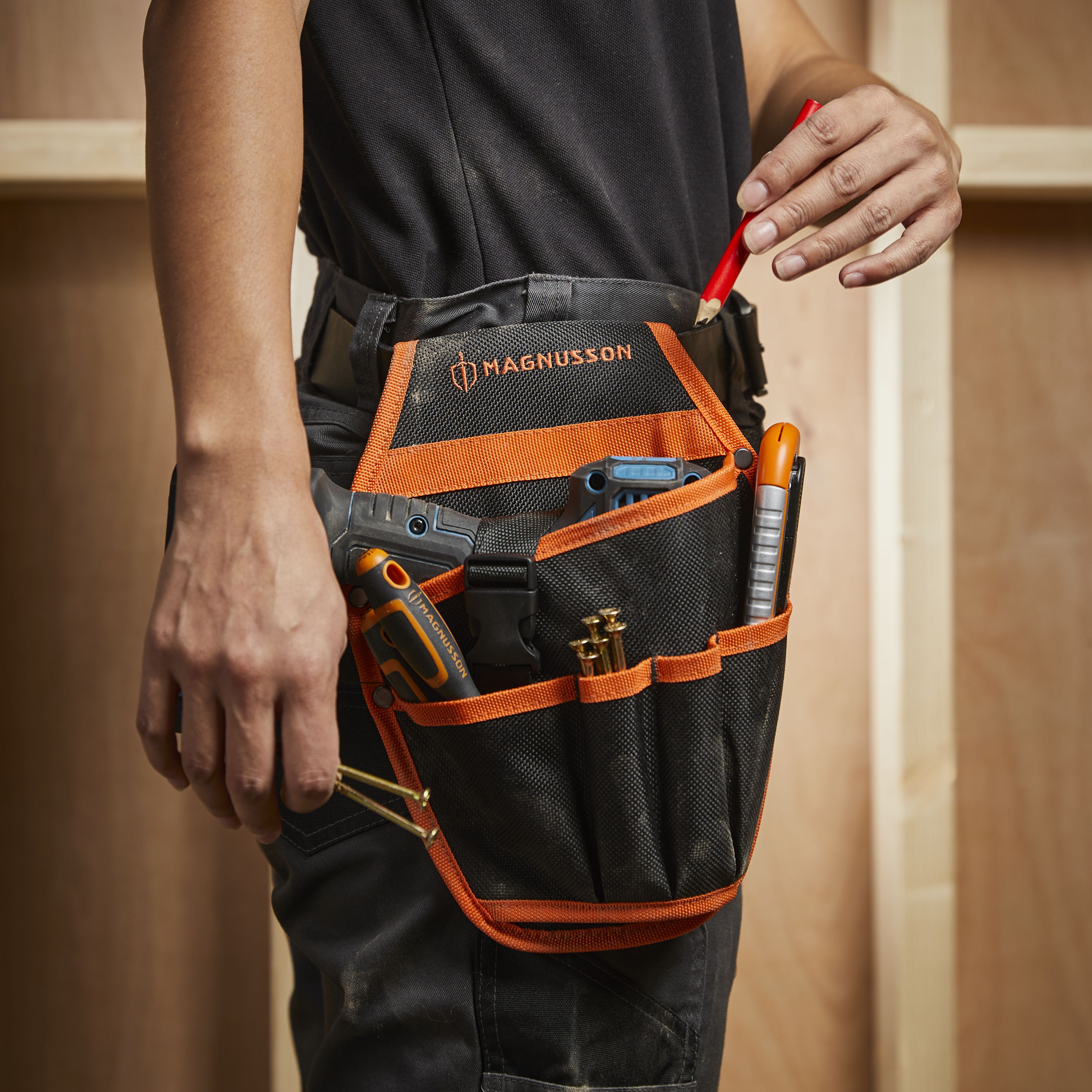 Magnusson Polyester 4 pocket Electrician's pouch, 48"