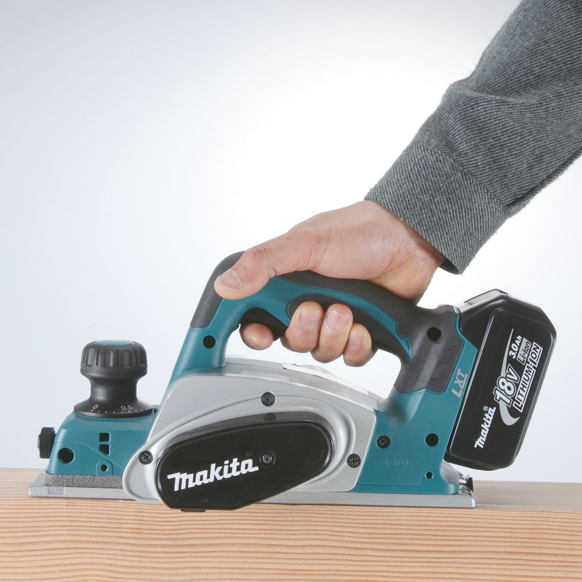 Makita 18V LXT 82mm Brushed Cordless Planer DKP180Z - Bare unit