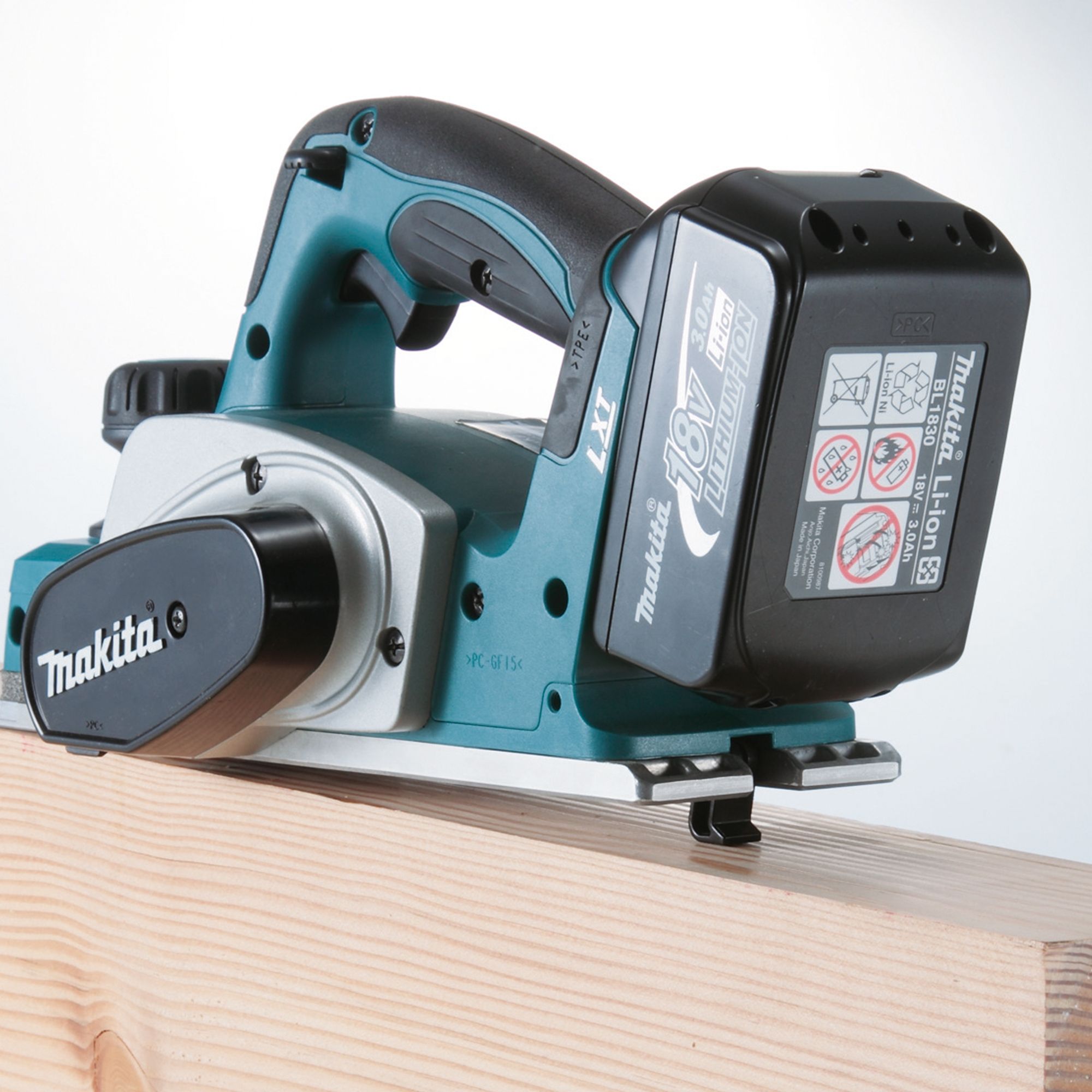 Makita 18V LXT 82mm Brushed Cordless Planer DKP180Z - Bare unit