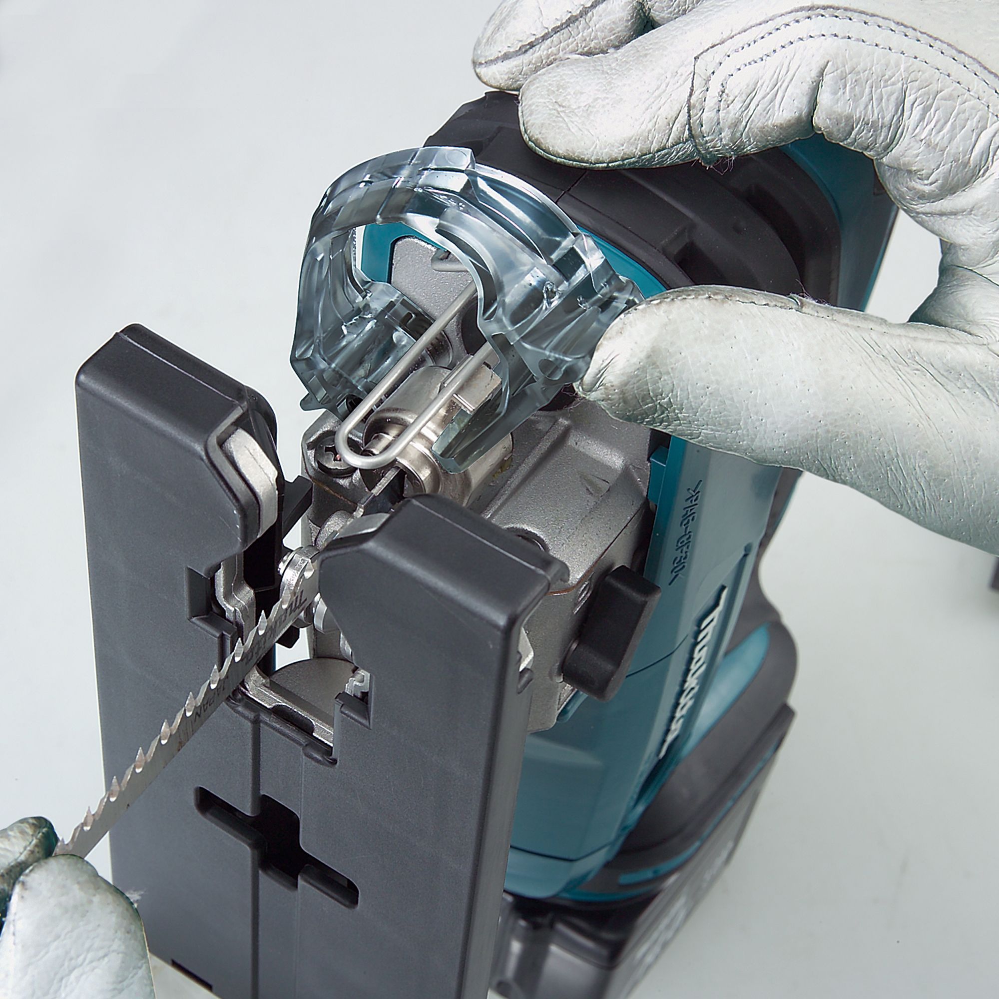 Makita 18V LXT Brushed Cordless Jigsaw DJV180Z Bare unit Tradepoint