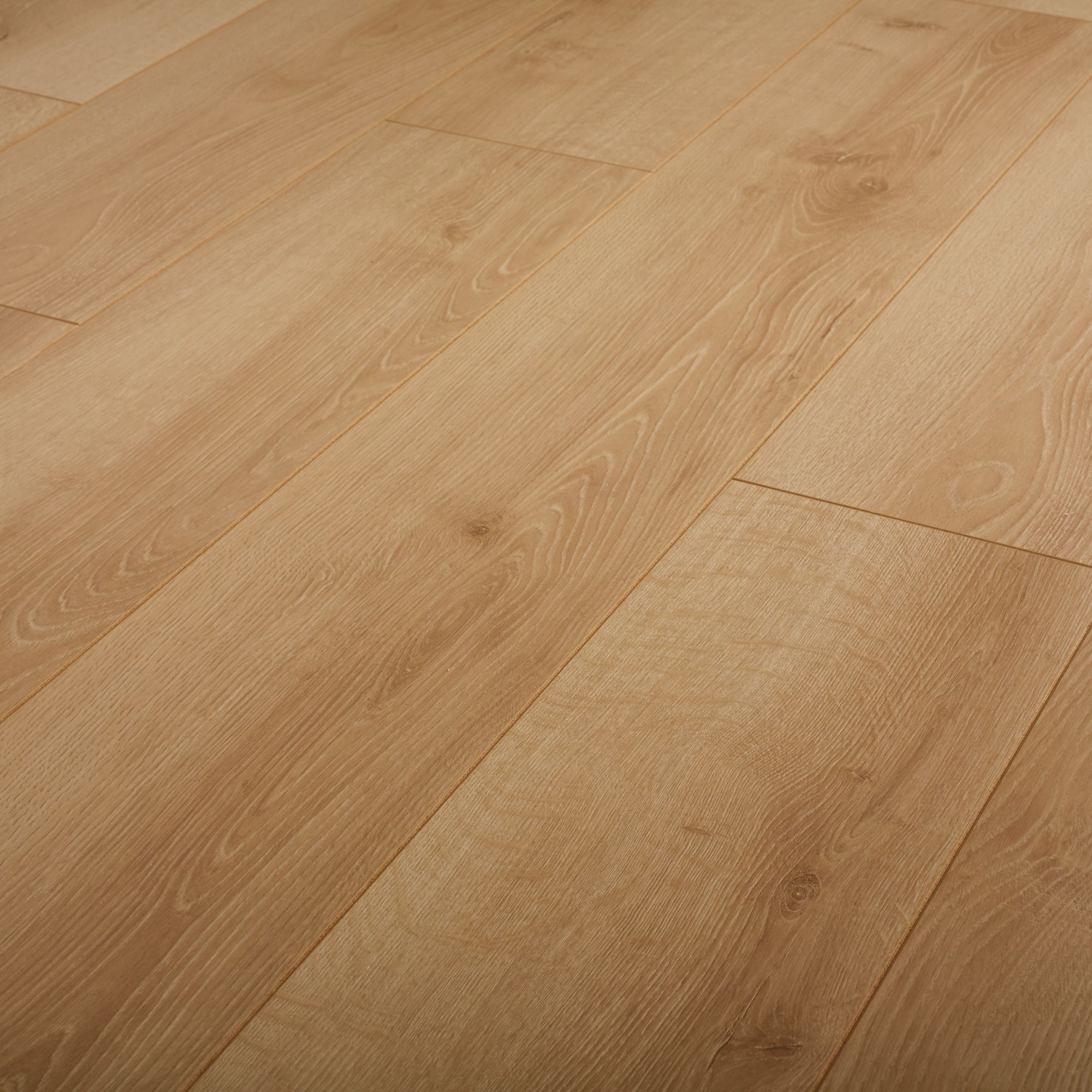 Malton Natural Gloss Oak effect Laminate Flooring Sample