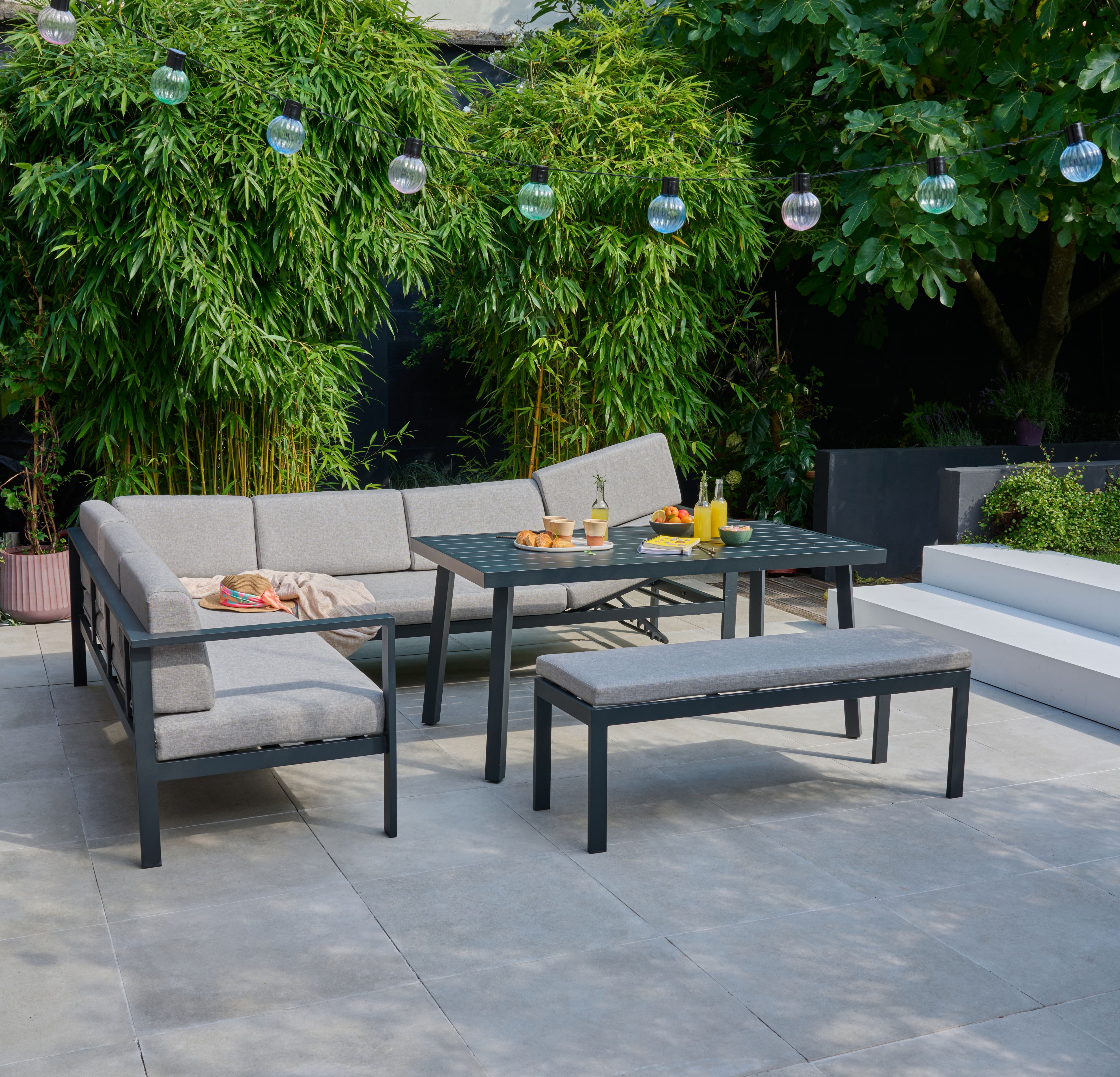 Michetta Solar-powered Warm white 10 Integrated LED Outdoor String lights