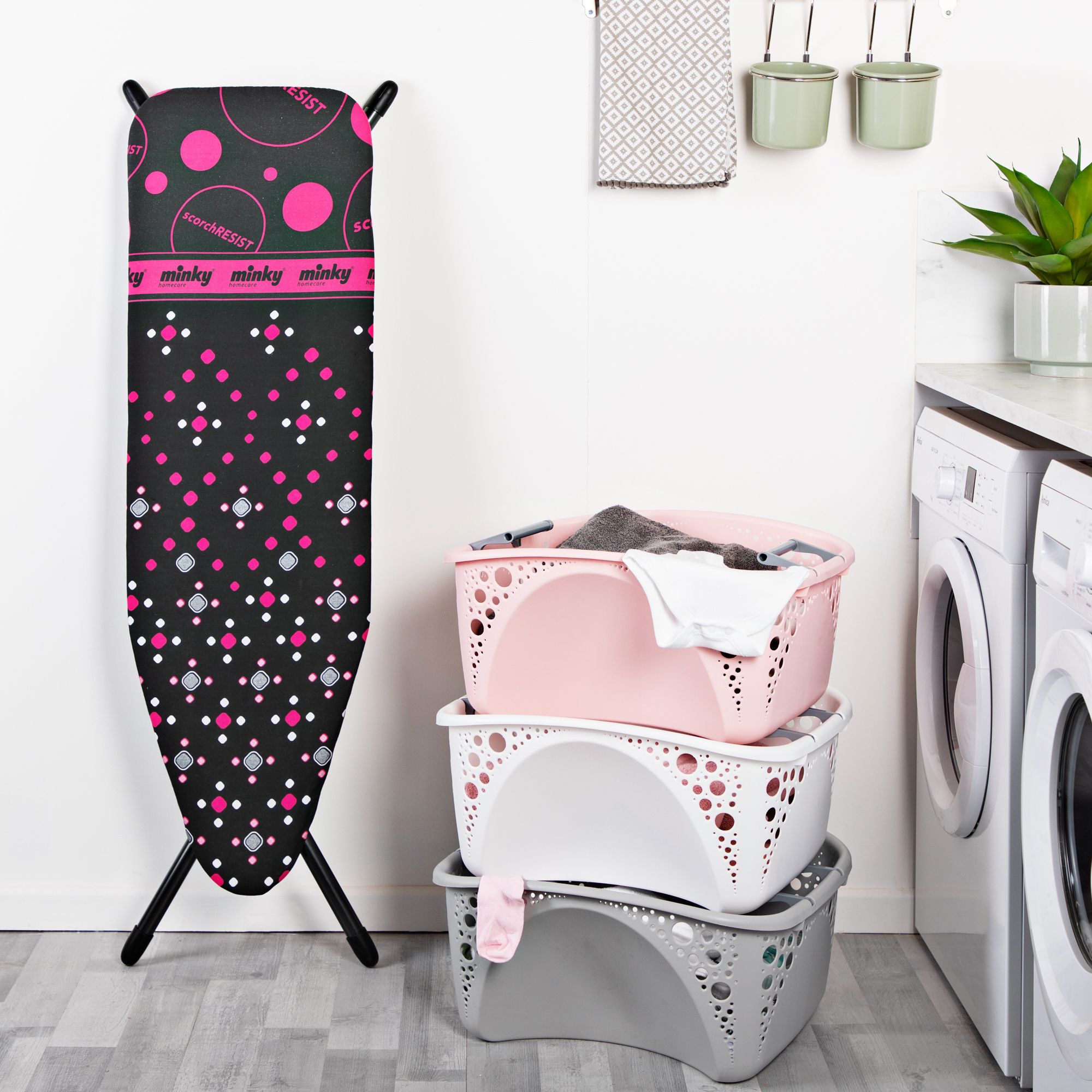 Minky Hot spot scorch resist Ironing board (L)135cm (W)43.5cm