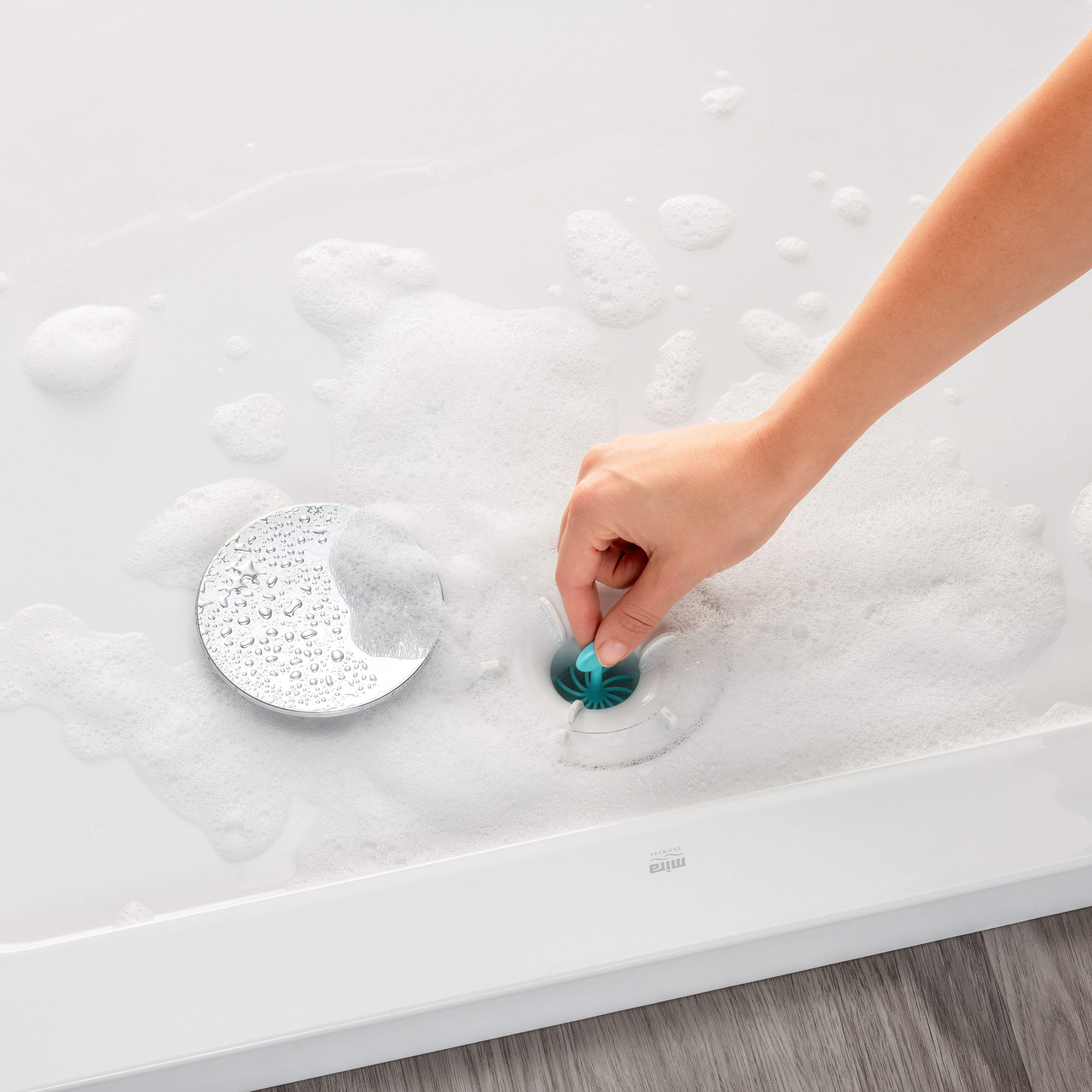 Mira Flight Low Gloss White Quadrant Shower tray (L)90cm (W)90cm (H)4cm