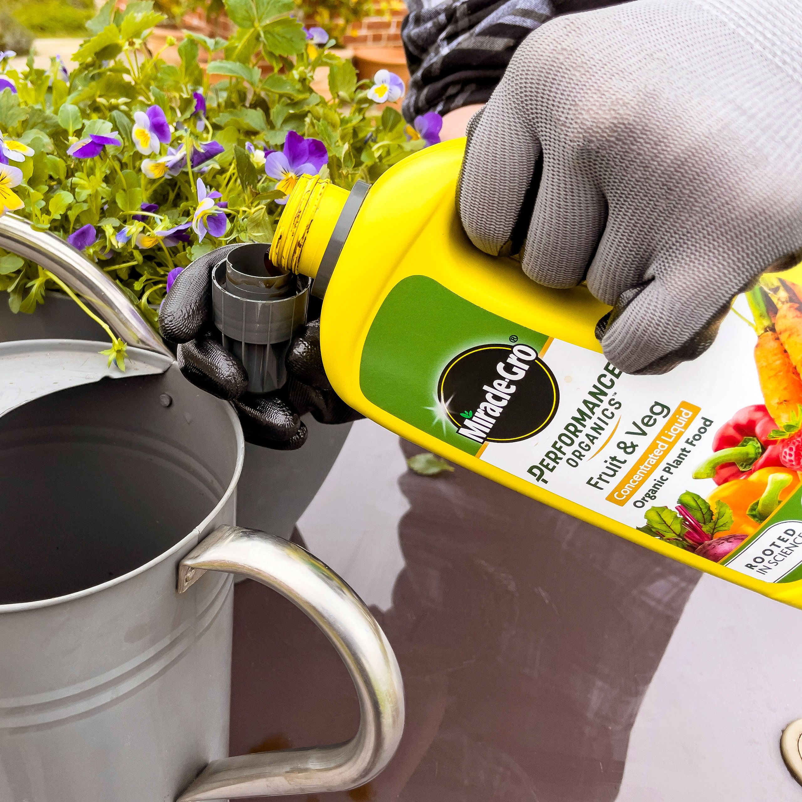 Miracle-Gro Performance Organics Fruit & vegetable Liquid Organic fertiliser 800ml