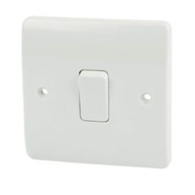 MK White 10A Single Intermediate switch White