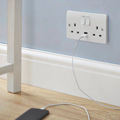 MK White USB socket, 2 x 2.1A USB | Tradepoint