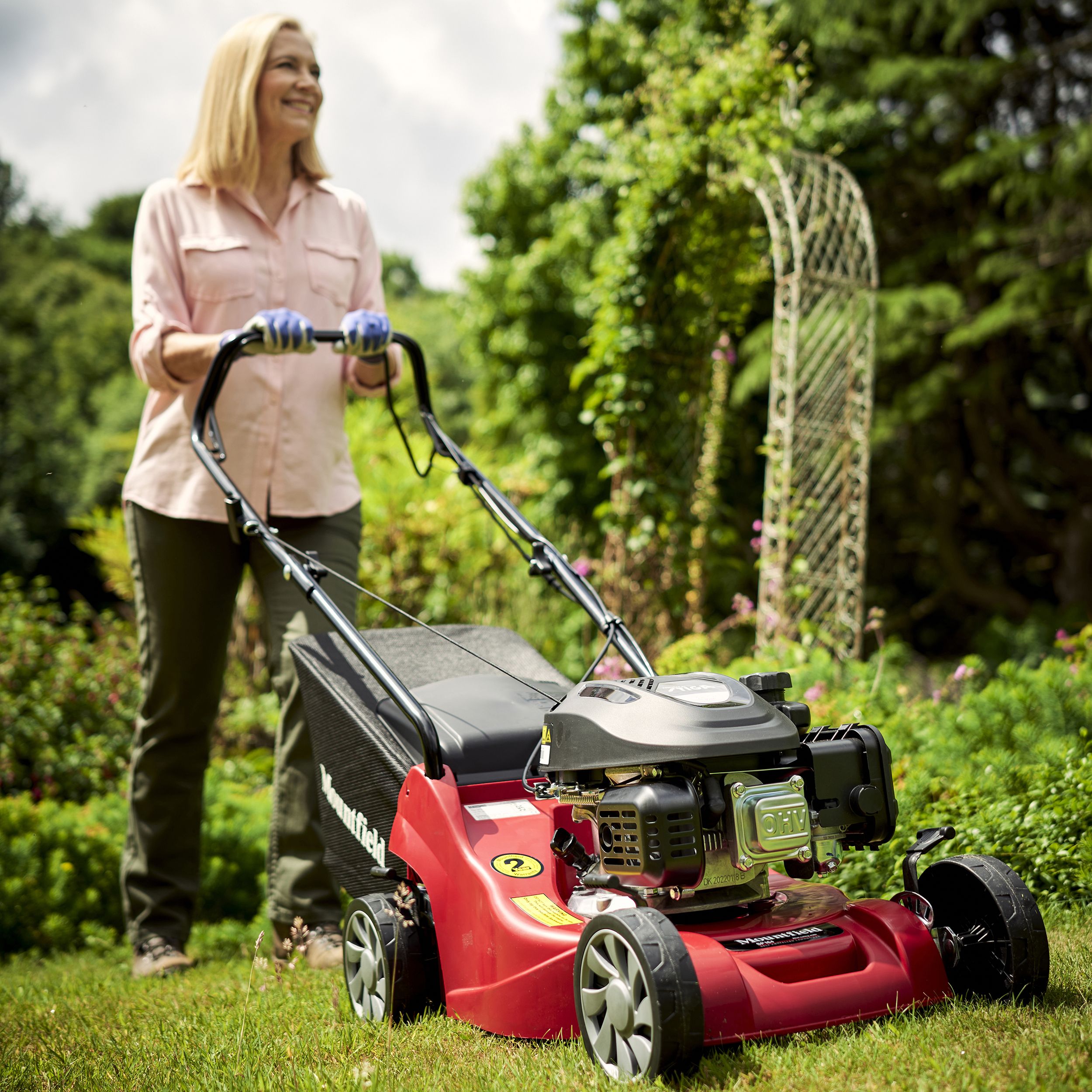 Light petrol lawn mower online