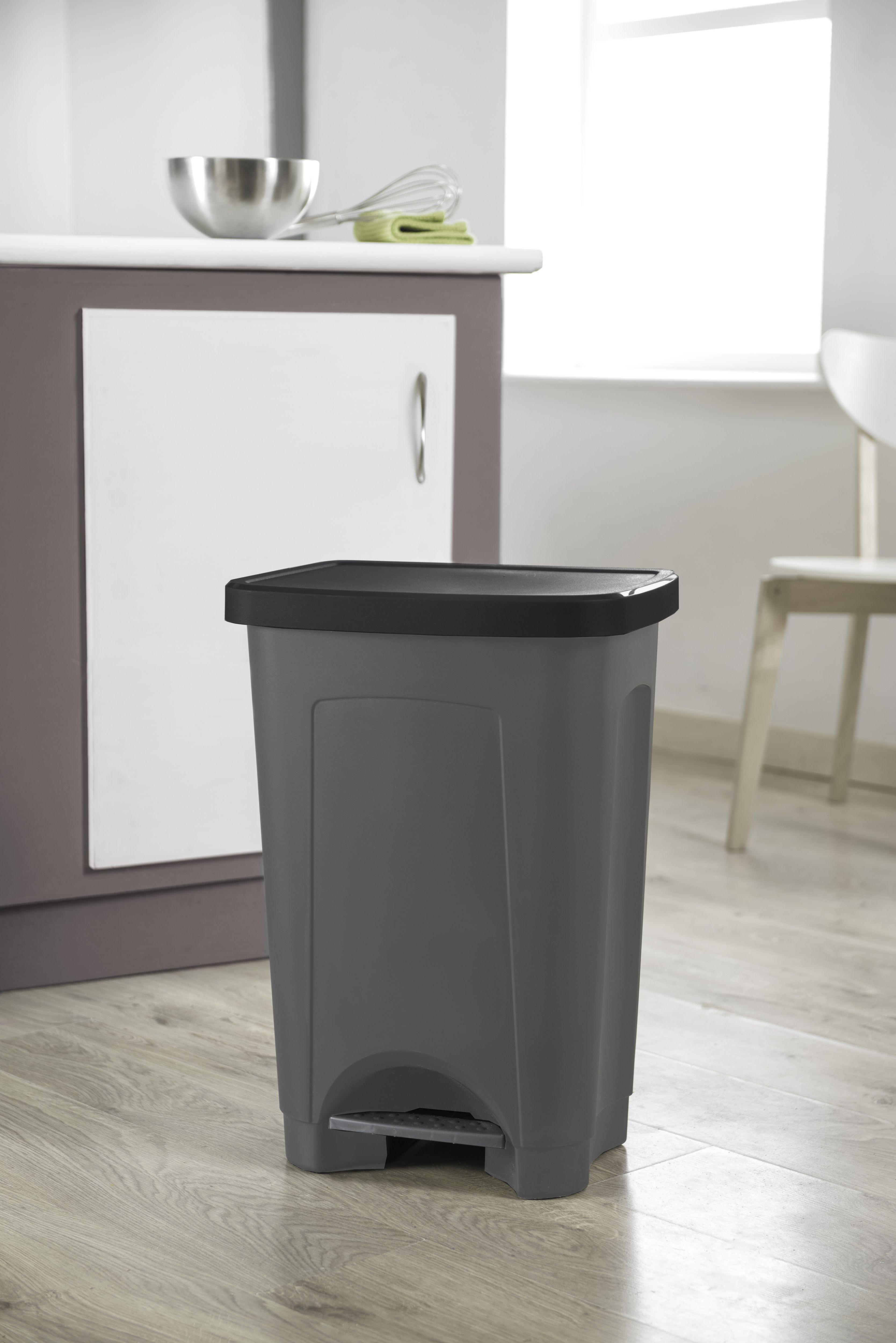 Mutsu Grey Plastic Pedal Bin - 40L