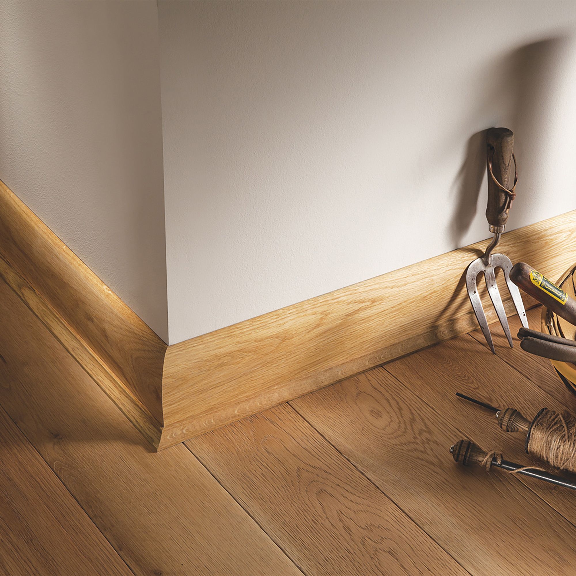 Natural Pine Scotia Moulding (L)2.4m (W)18mm (T)18mm