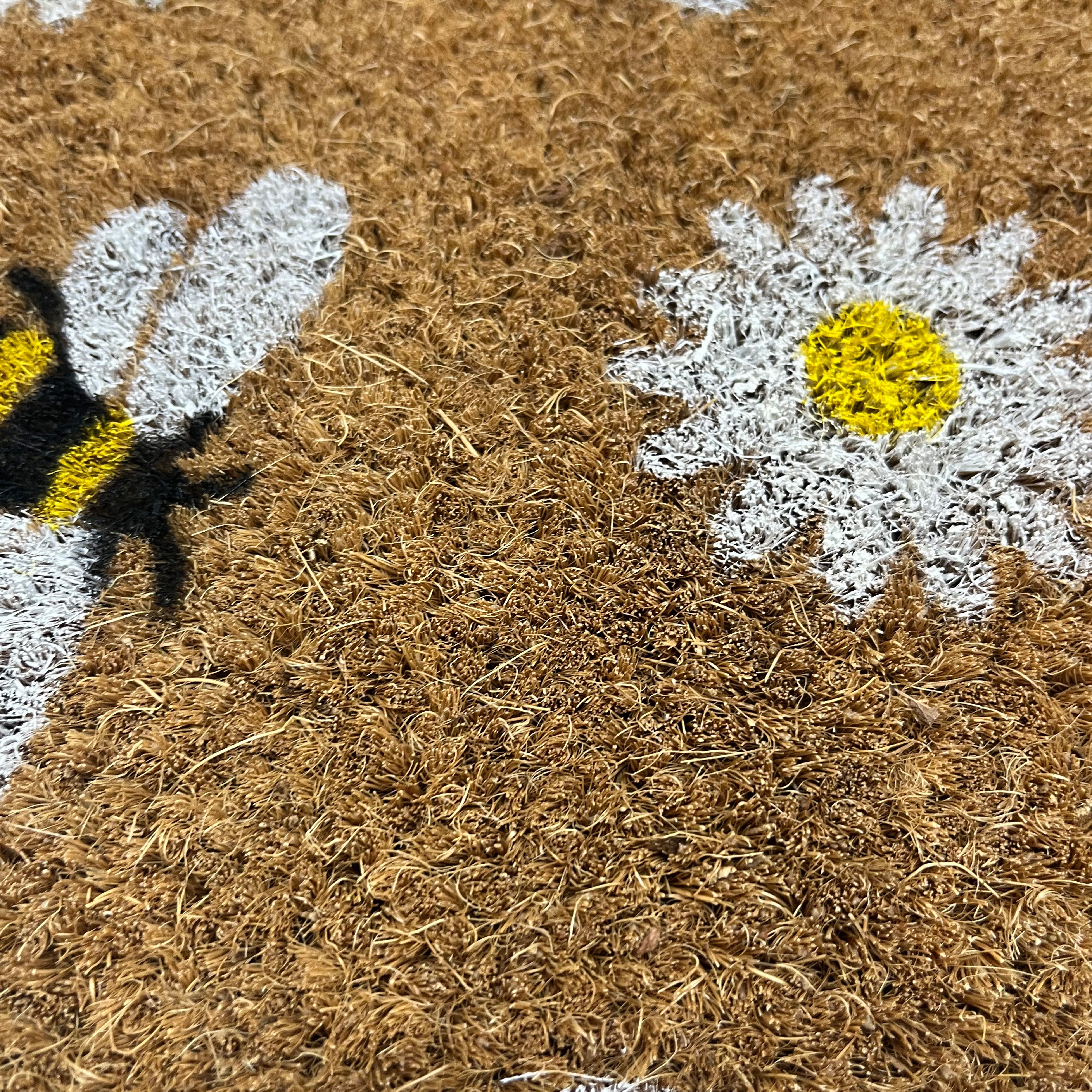 Natural & White Bee & Daisy Rectangular Door mat, 57cm x 40cm