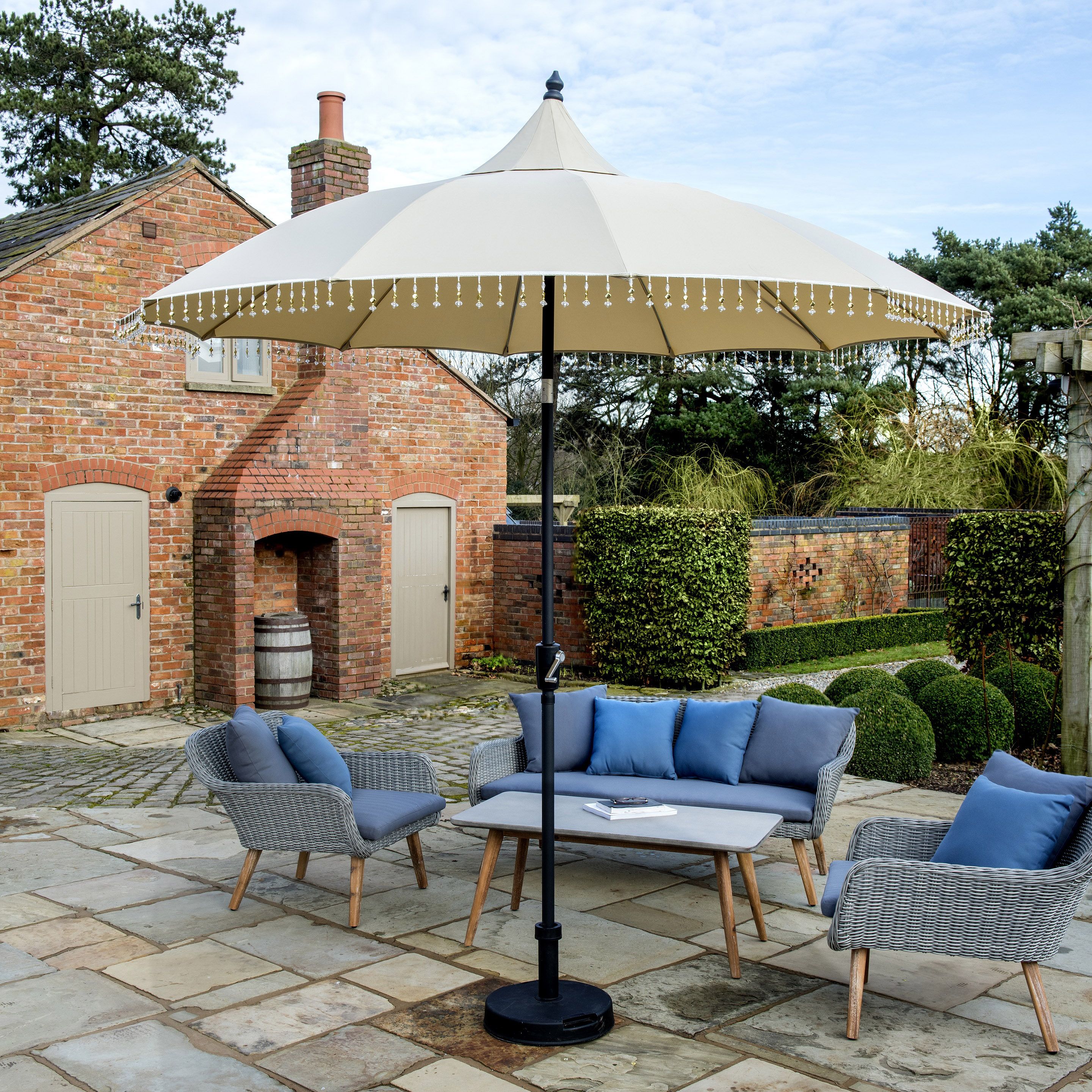 Norfolk Leisure Carrousel (W) 2.5m (H) 2.4m Beige Parasol