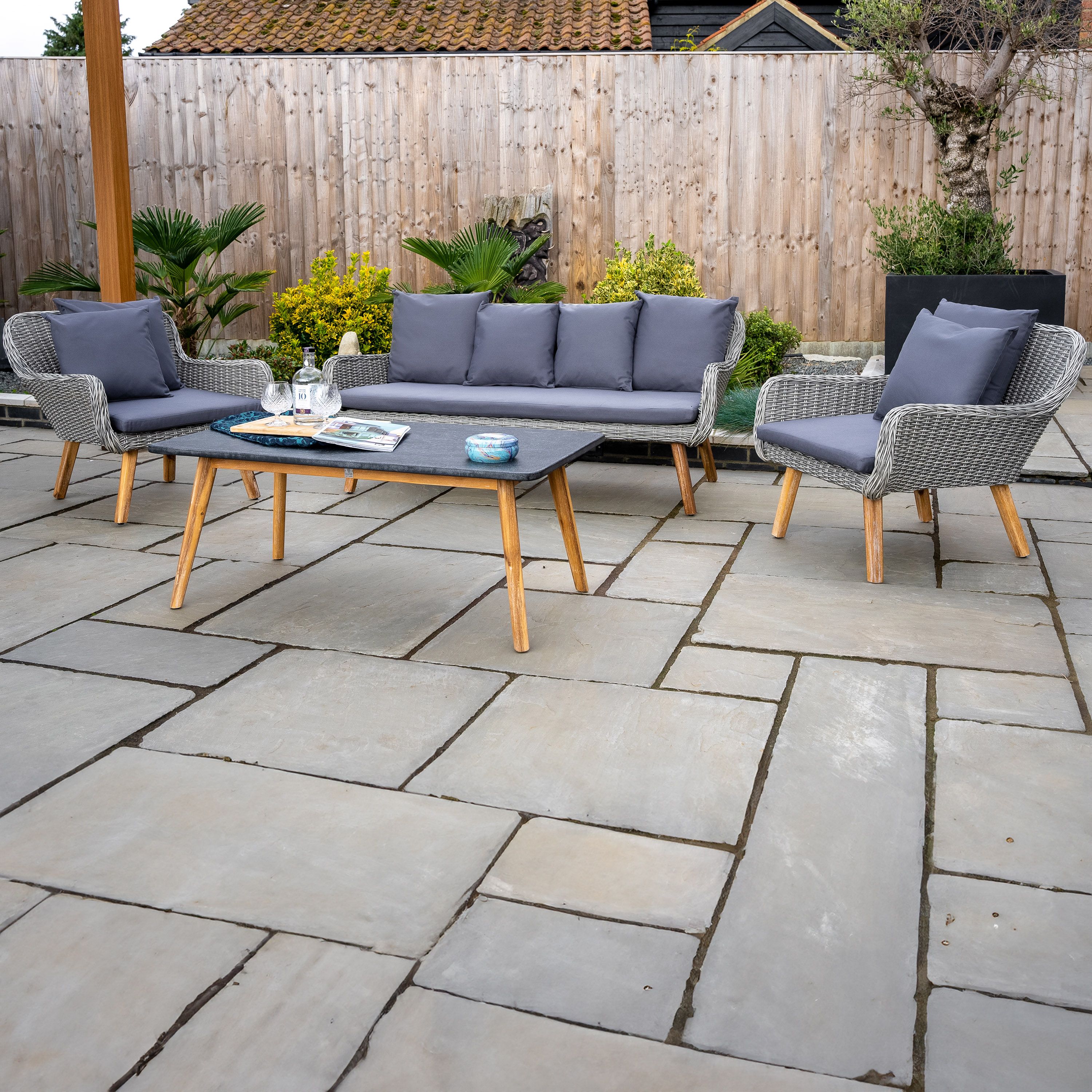 Norfolk Leisure Midori Grey Metal 4 Seater Garden furniture set
