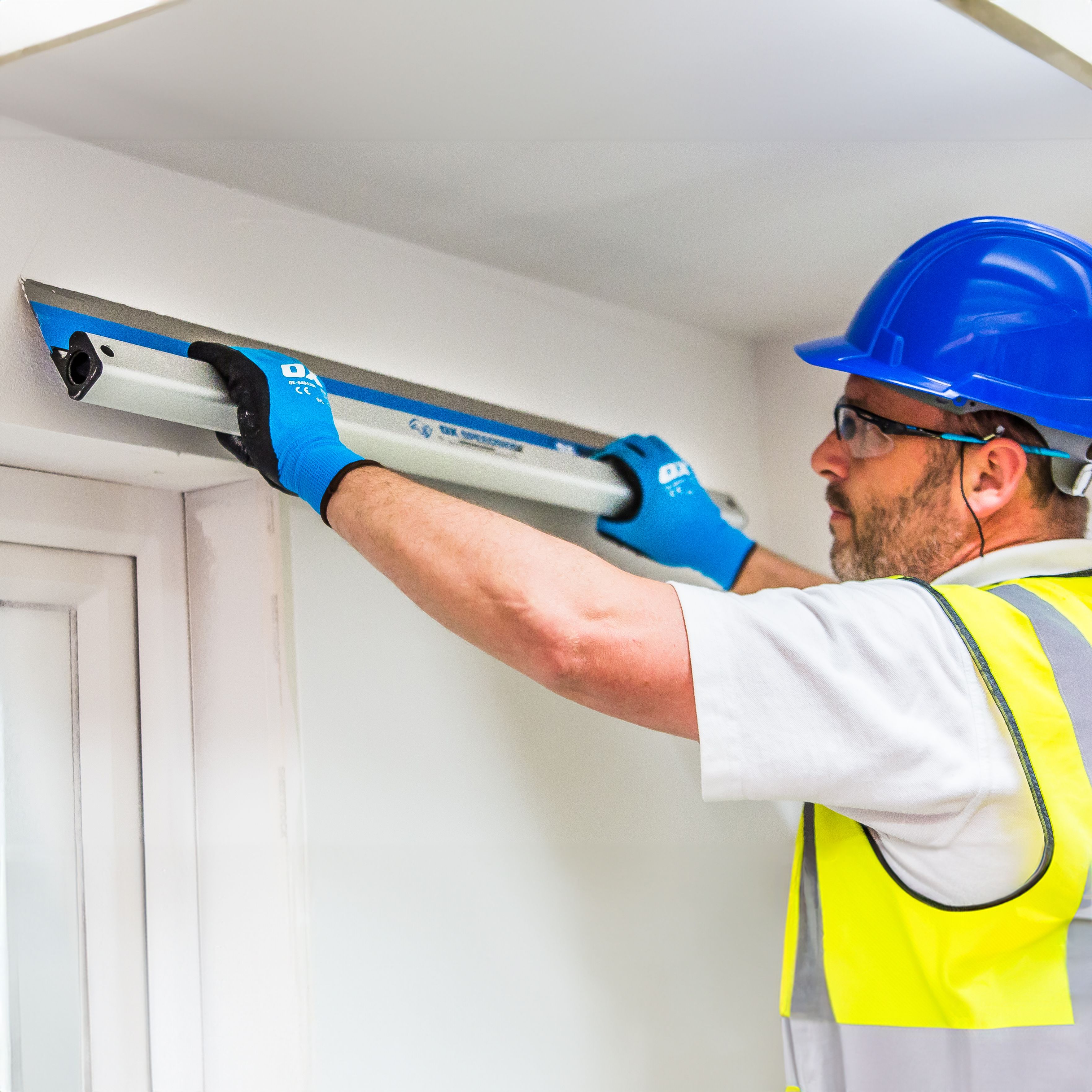 OX Speedskim Semi-flexible plastic Plaster's rule (L)900mm