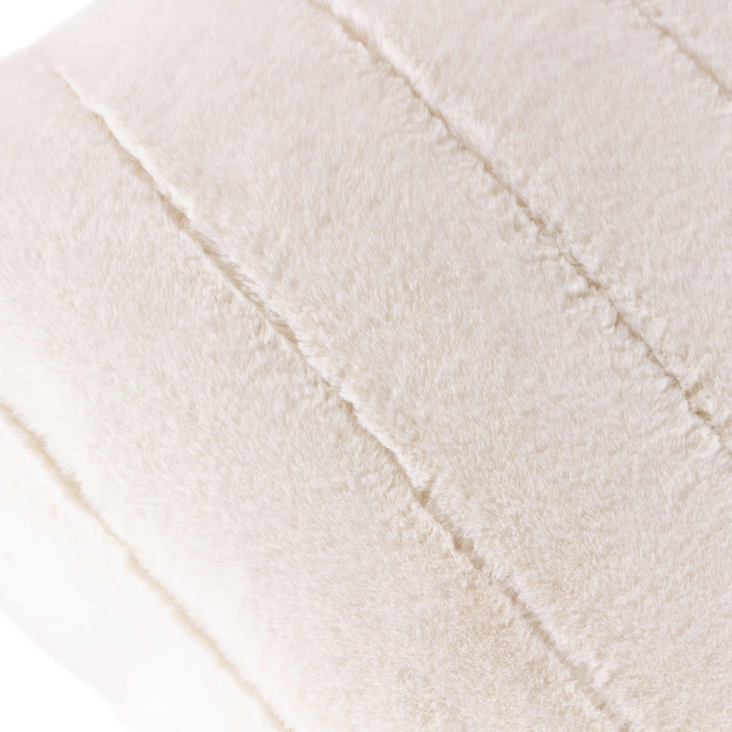 Paoletti Empress Cream Faux Fur effect Indoor Christmas Cushion, (L)45cm x (W)45cm