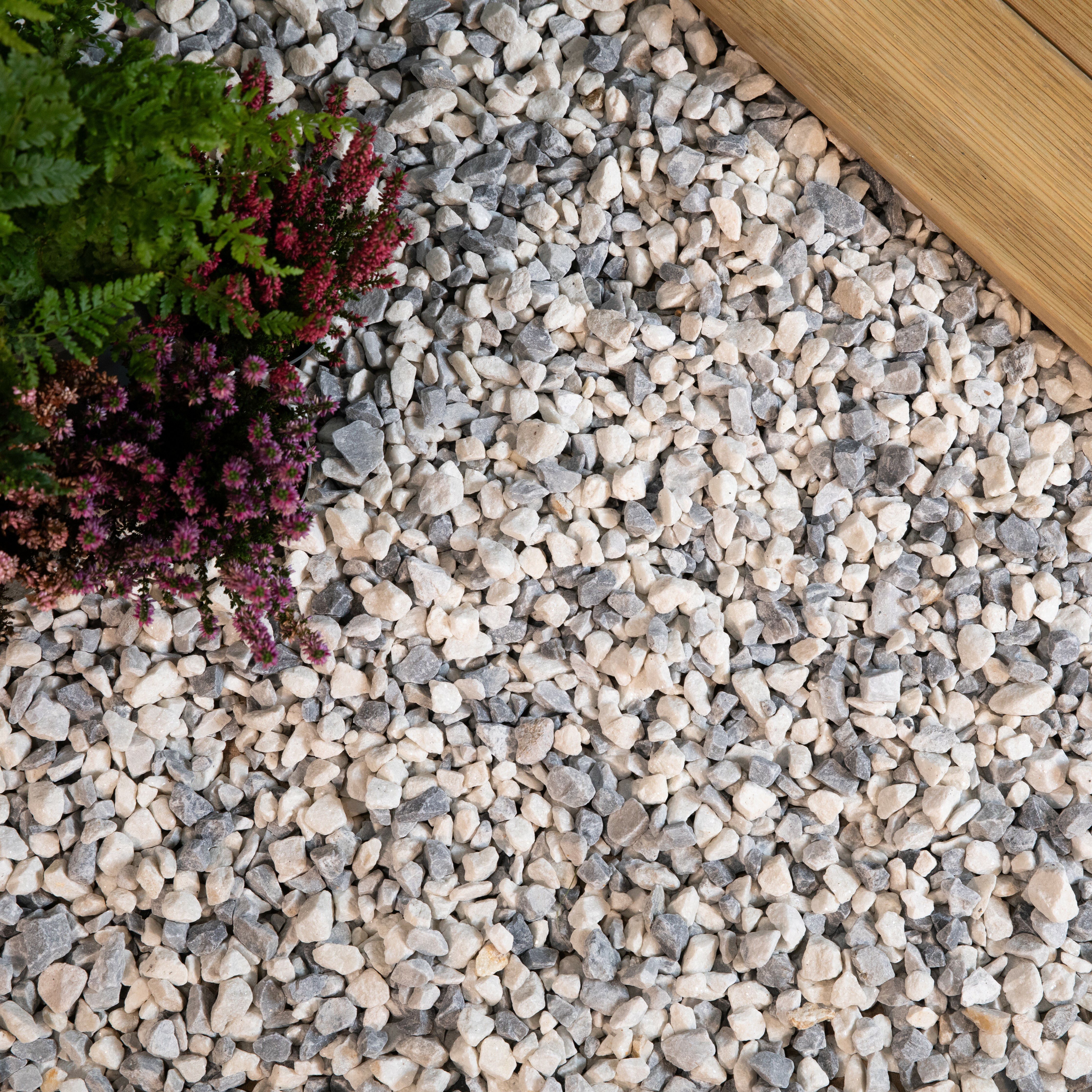 Polar Ice 14-20mm Chippings, 0.3m²