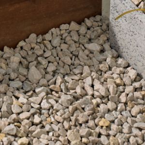Image of Blooma Cotswold buff Decorative stones Large 22.5kg Bag