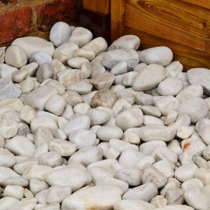 Image of Blooma White 40-90mm Stone Pebbles 22.5kg Bag