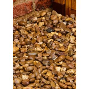 Image of Blooma Brown 40mm Stone Pebbles 790kg Bag