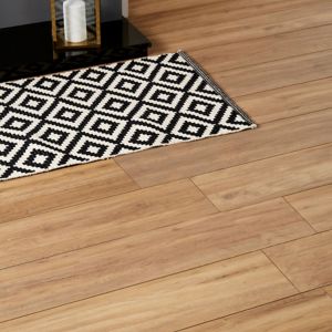 Image of GoodHome Devonport Natural Oak effect Laminate flooring 2m² Pack