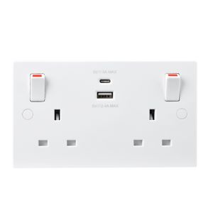 Image of BG 13A White Switched Double Socket with USB Charger & 2x USB Outputs (A+C)