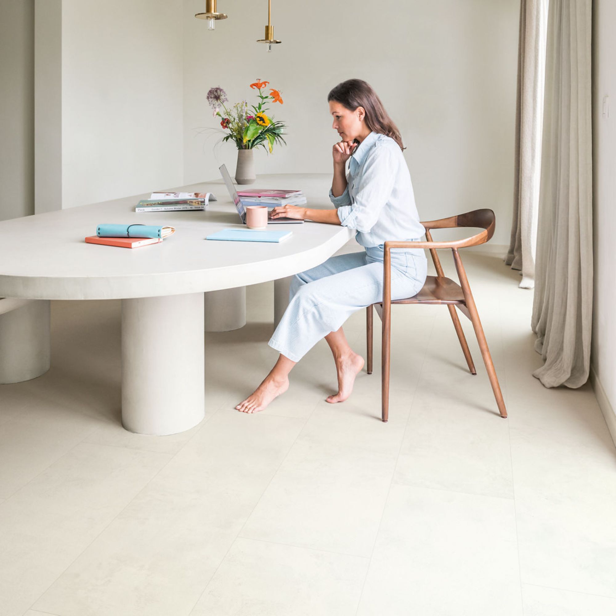 Quick-step Aquanto Kent White Matt Chalk effect Embossed Indoor Floor tile, Pack of 4, (L)1200mm (W)396mm