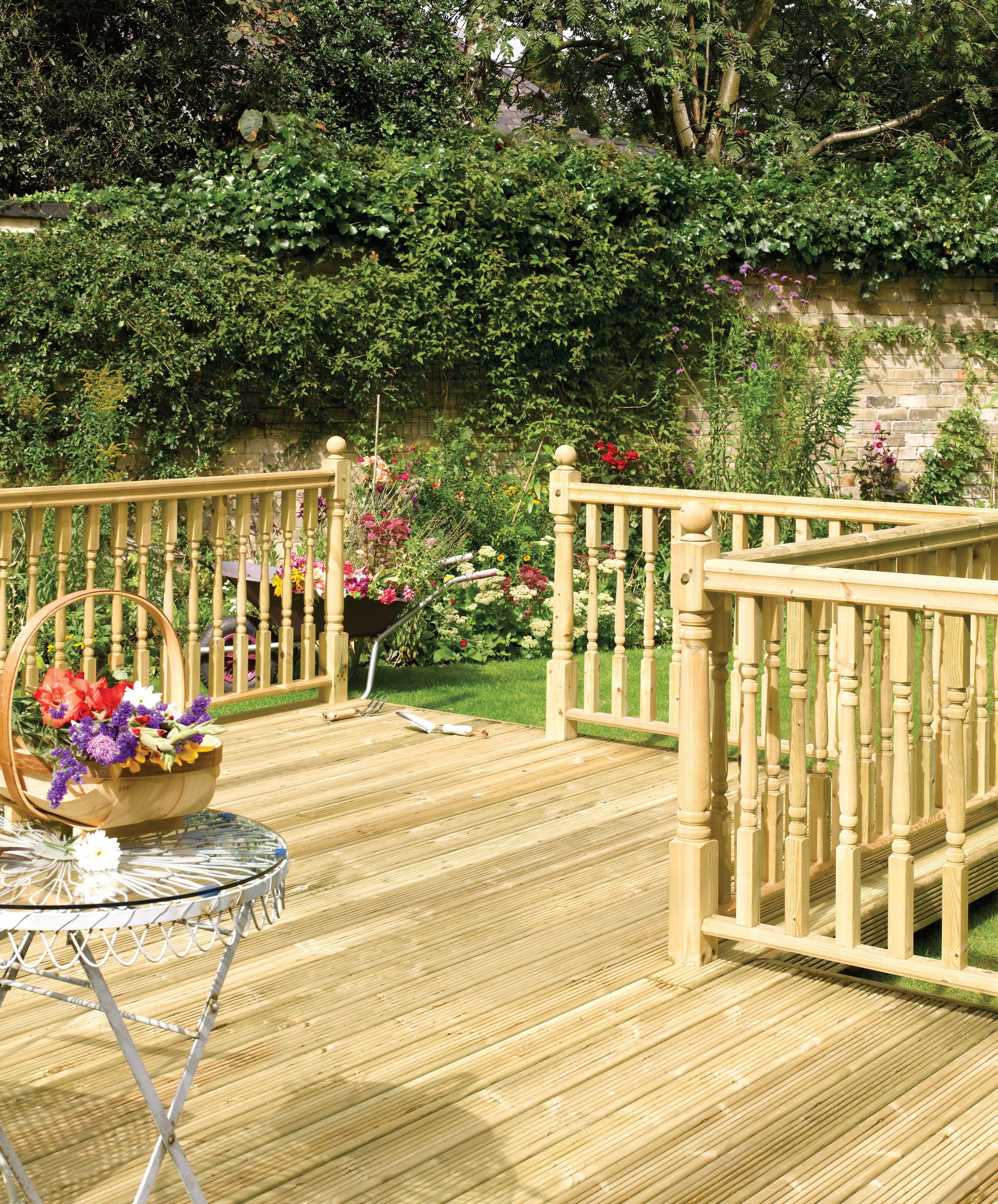Richard Burbidge Redwood Colonial Deck post (H)1.2m (W)82mm (T)82mm