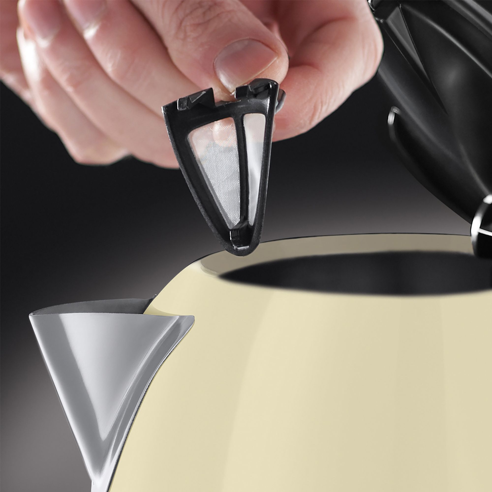 Russell Hobbs Colours Cream Kettle