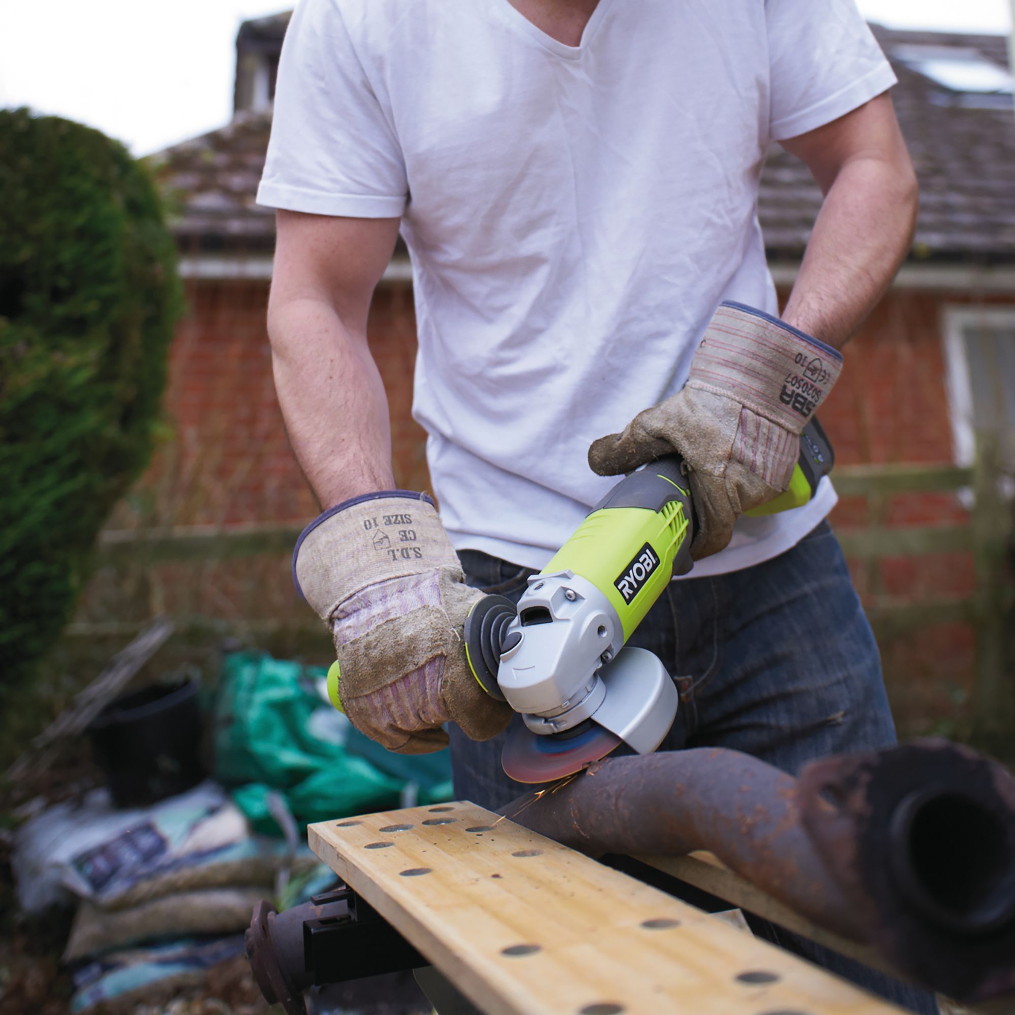 Ryobi angle grinder online b&q