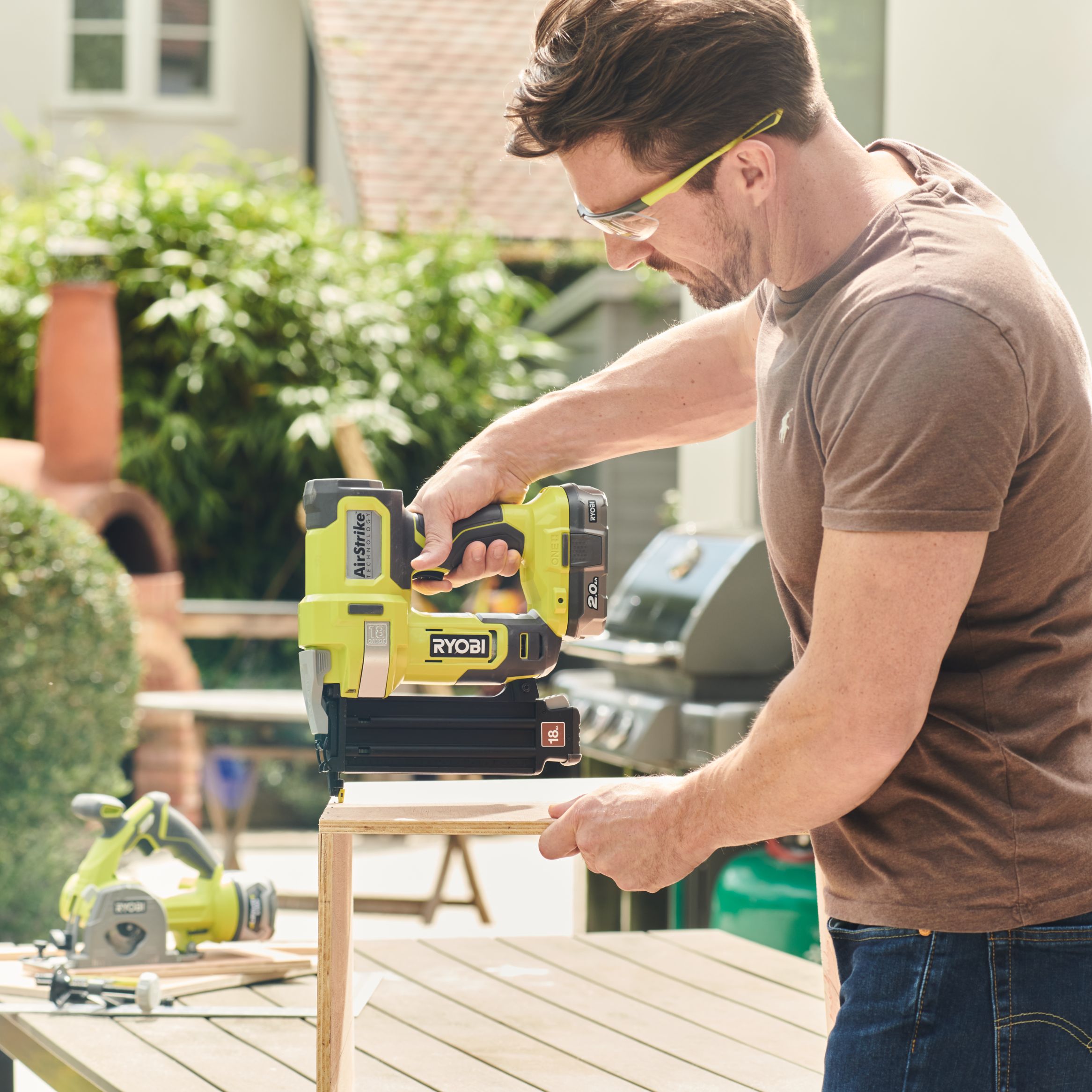 Ryobi 18V 50mm 1 x 4Ah Li-ion One+ Second fix Cordless Straight Nail gun