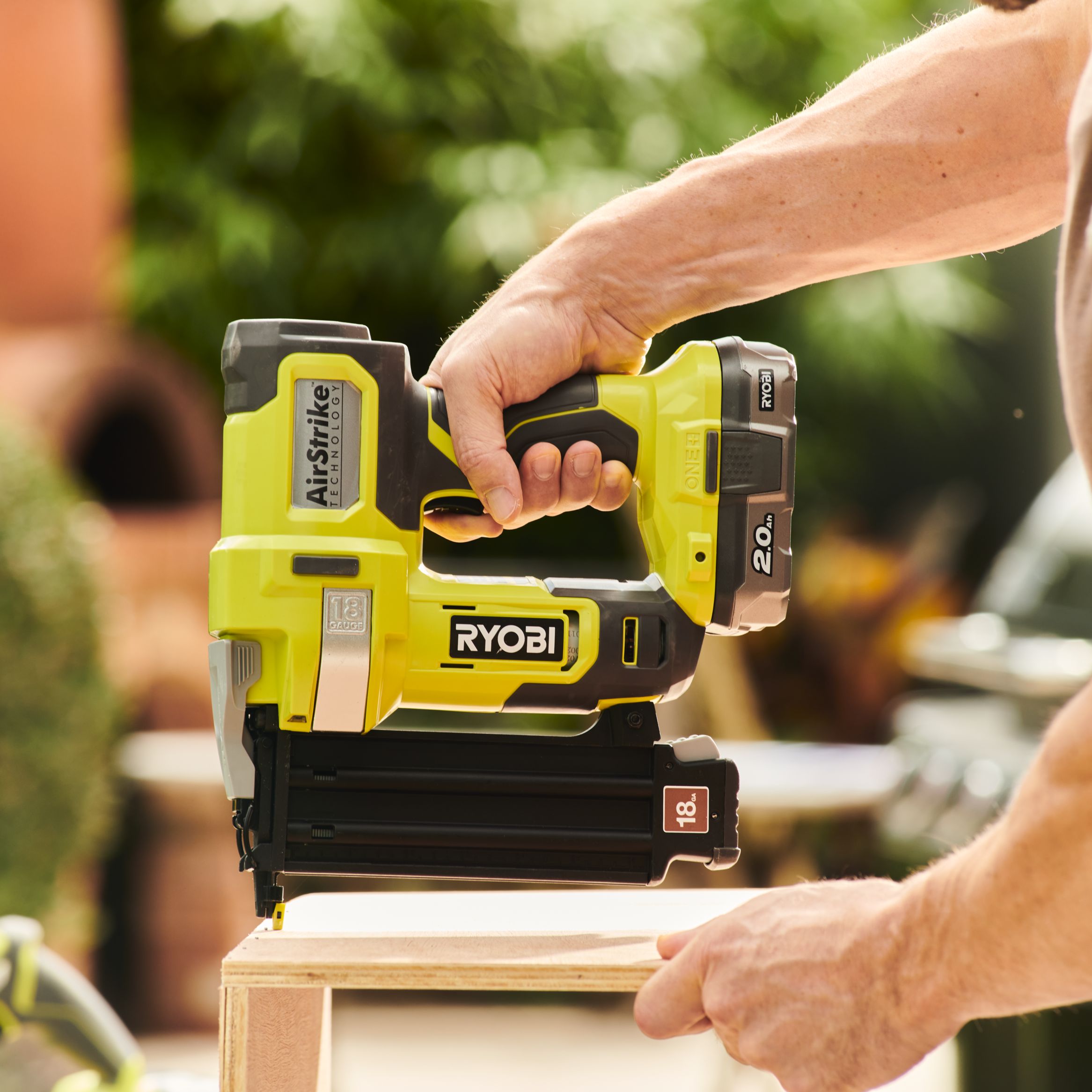Ryobi 18V 50mm 1 x 4Ah Li-ion One+ Second fix Cordless Straight Nail gun