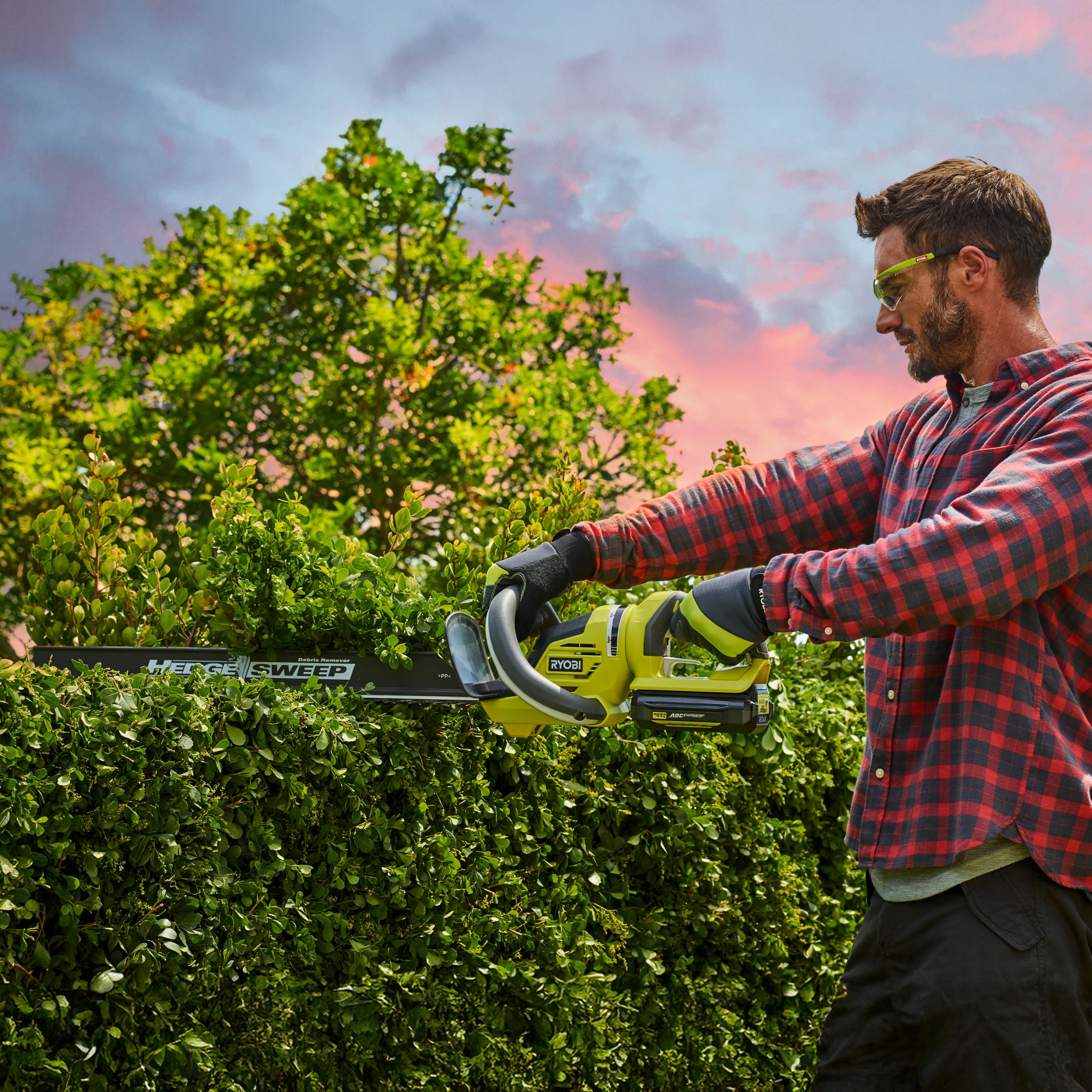 Ryobi 36V RHT36B61R Cordless 600mm Hedge trimmer - BARE
