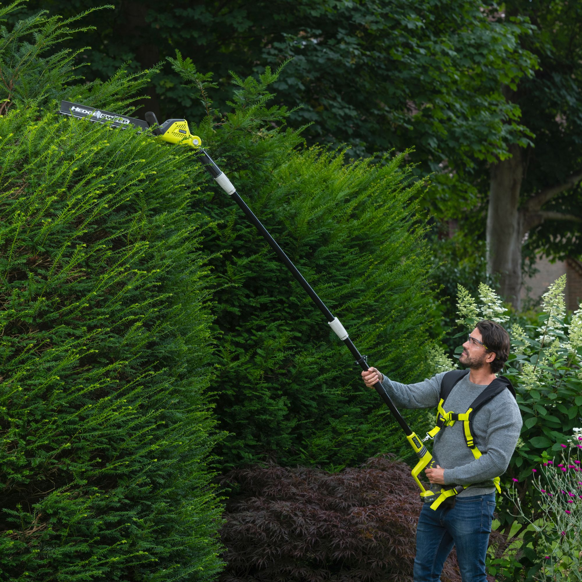 Ryobi ONE+ 18V 450mm RPT184520 Cordless Hedge trimmer