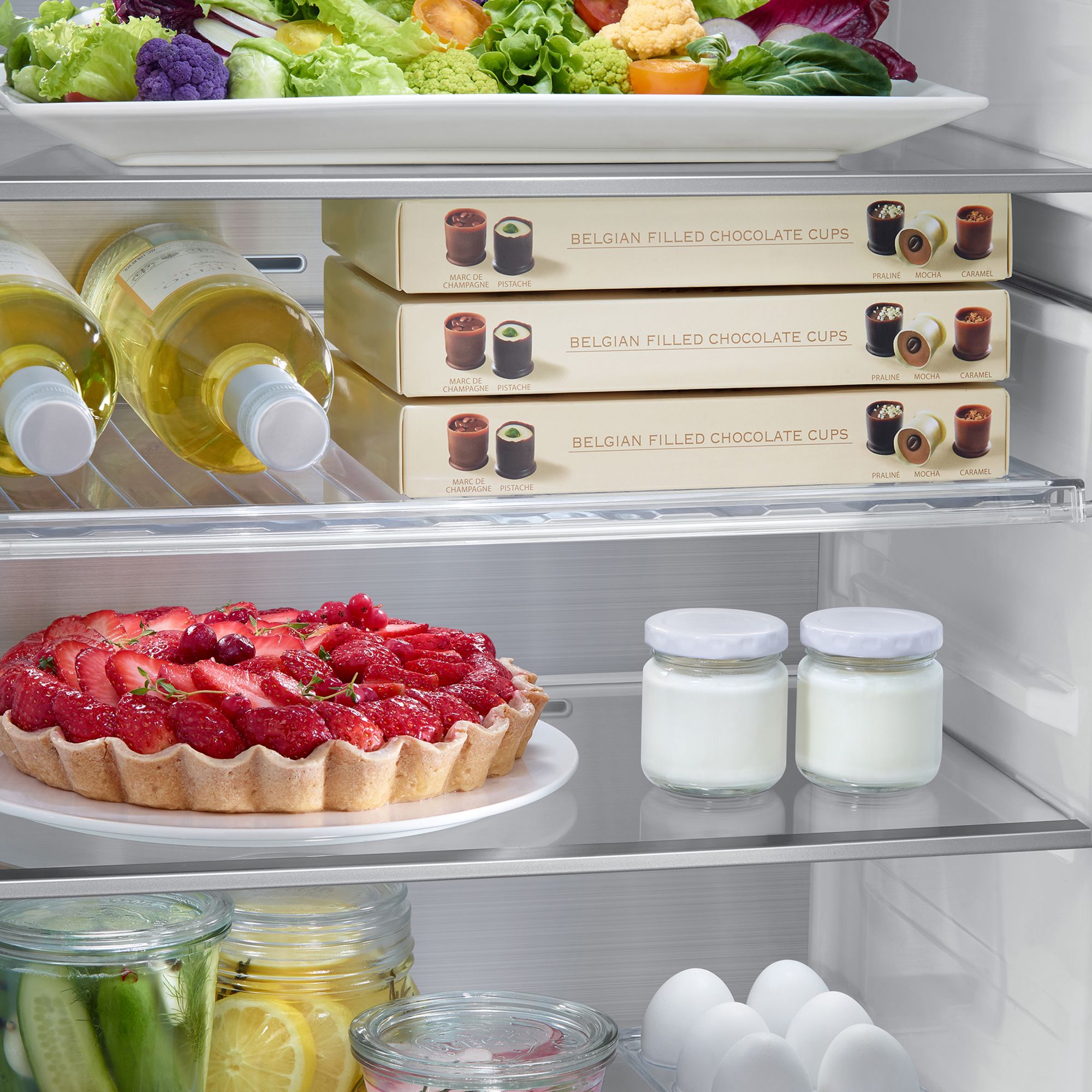 Samsung BRB26705DWW_WH Built-in Frost free Fridge freezer - White