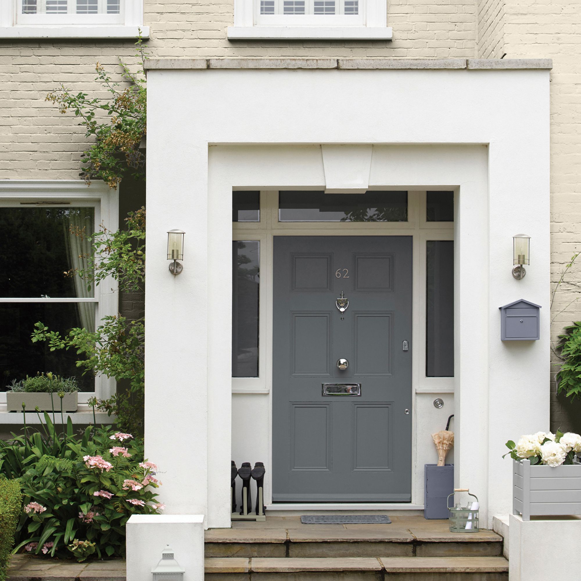 Sandtex Ultra smooth Ivory stone Masonry paint, 5L