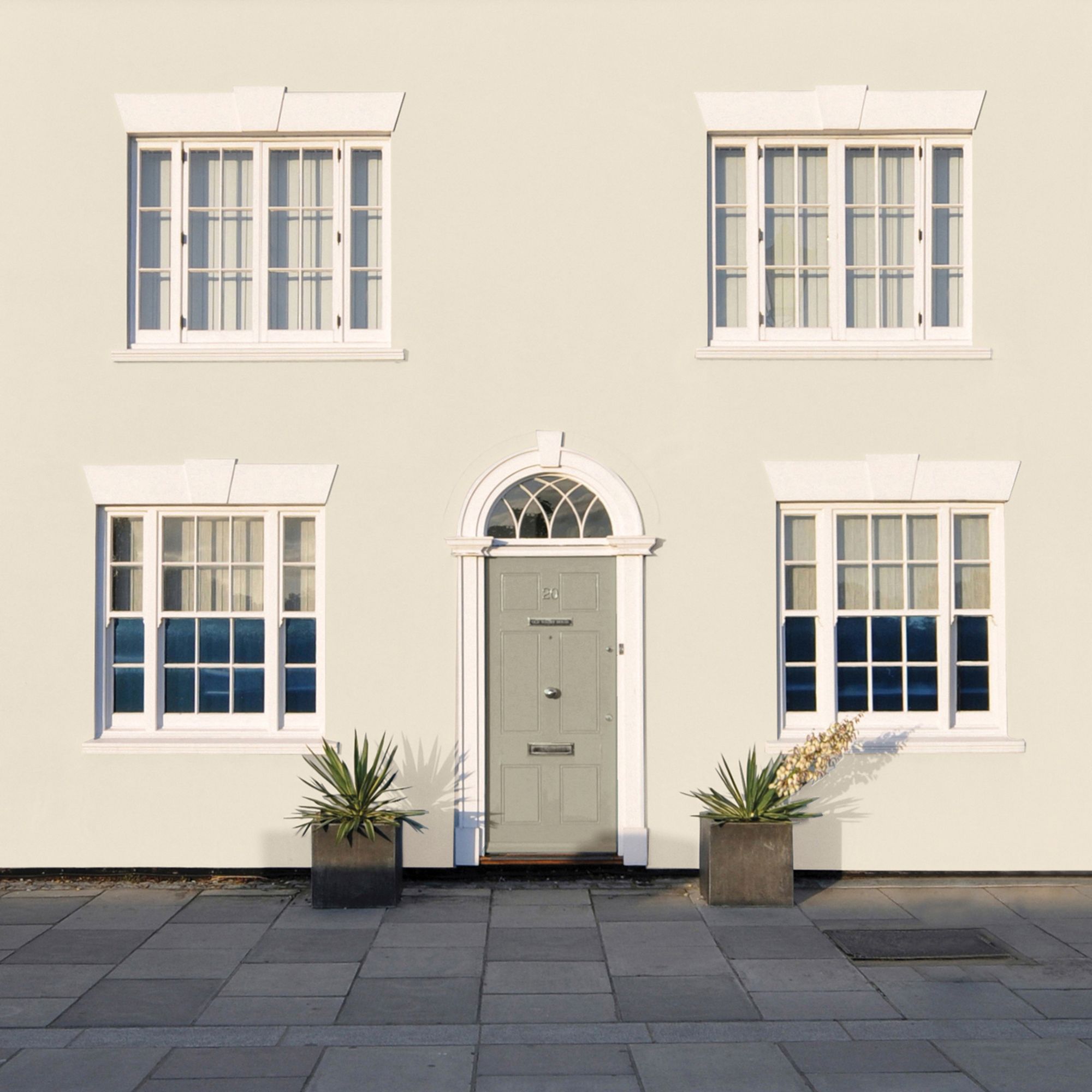 Sandtex Ultra smooth Ivory stone Masonry paint, 5L