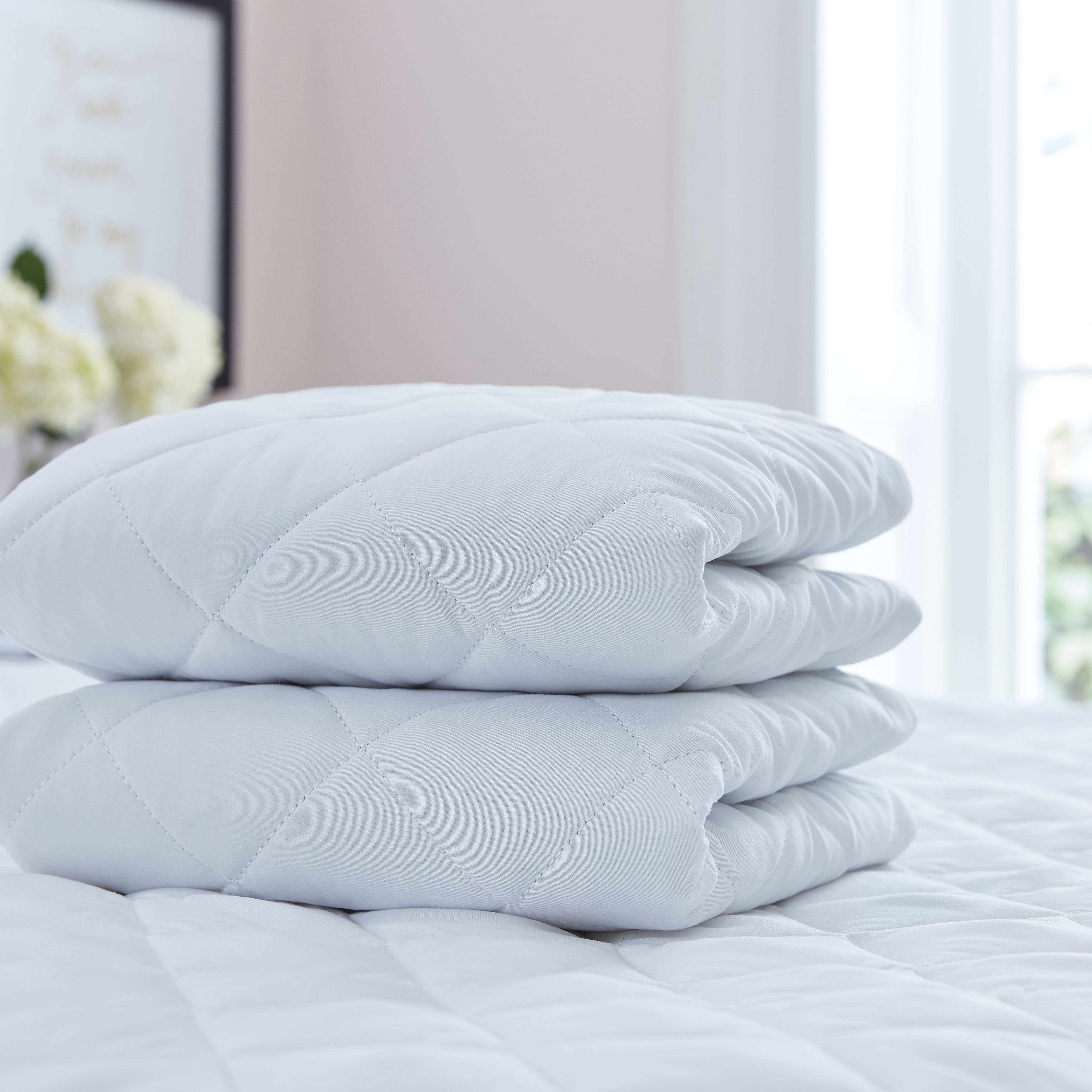 Silentnight Soft as silk White Polyester 75 x 46 Pillow protector Pair