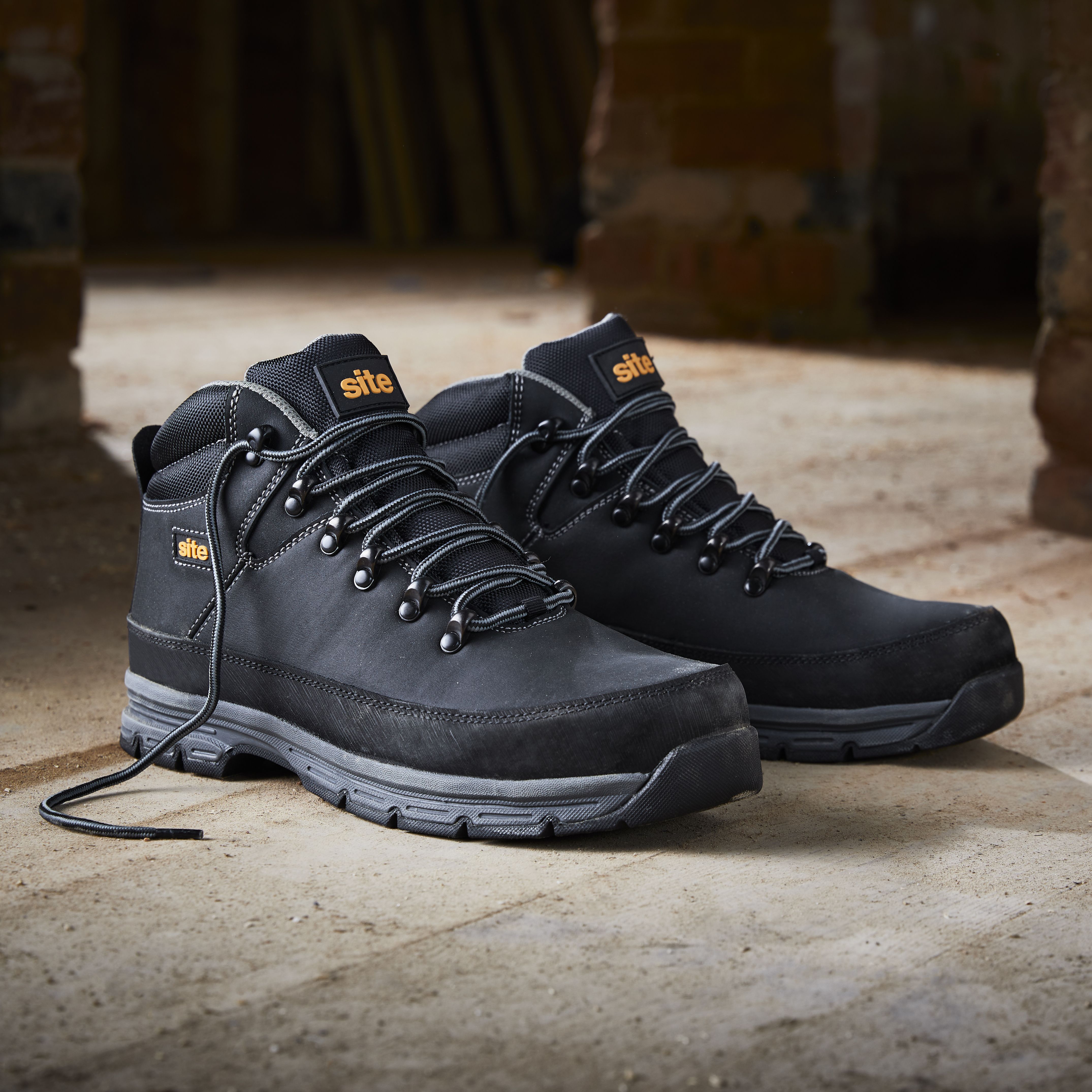 Site Bronzite Unisex Black & charcoal grey Safety boots, Size 8