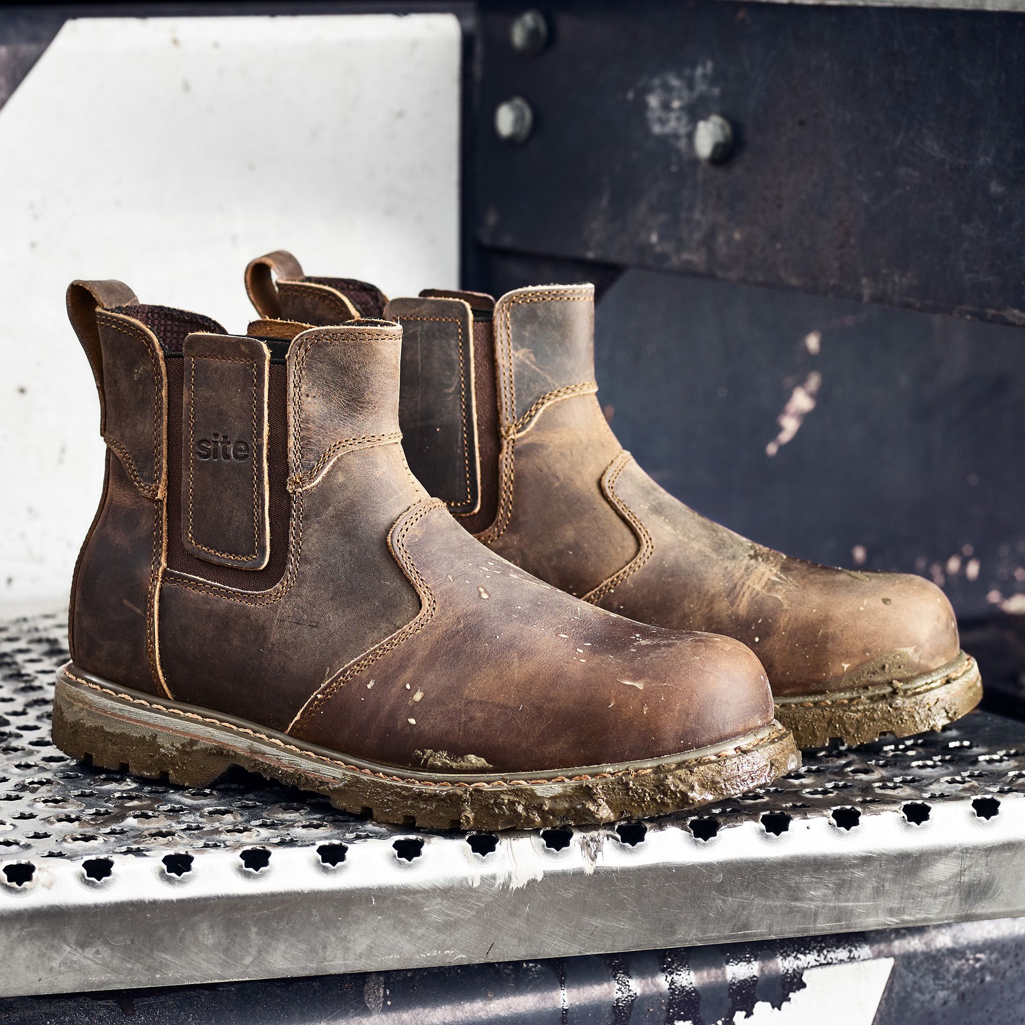 Site Mudguard Brown Dealer boots, Size 8
