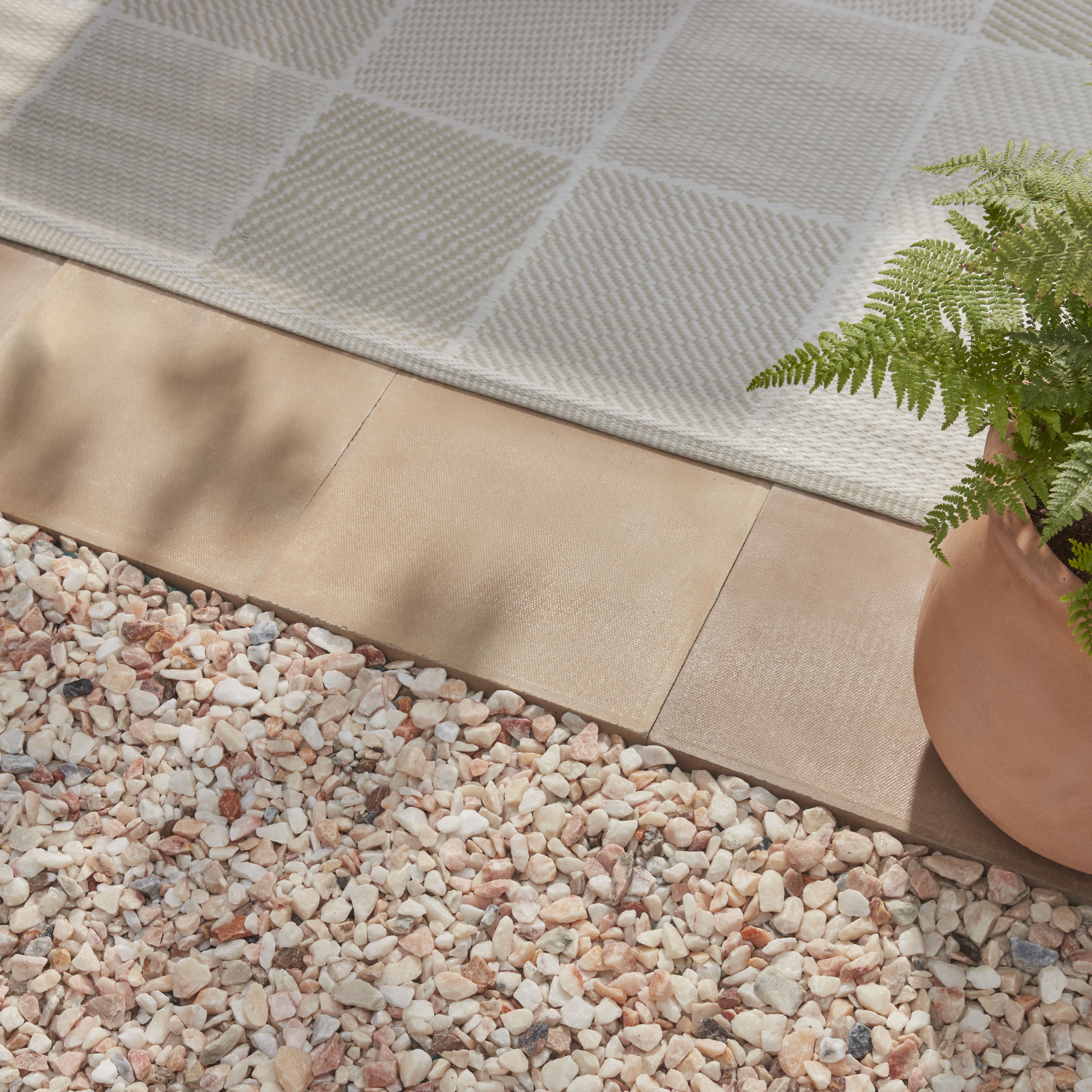 Smart Garden Alfresco Beige Mosiac Outdoor Rug, (L)230cm x (W)160cm