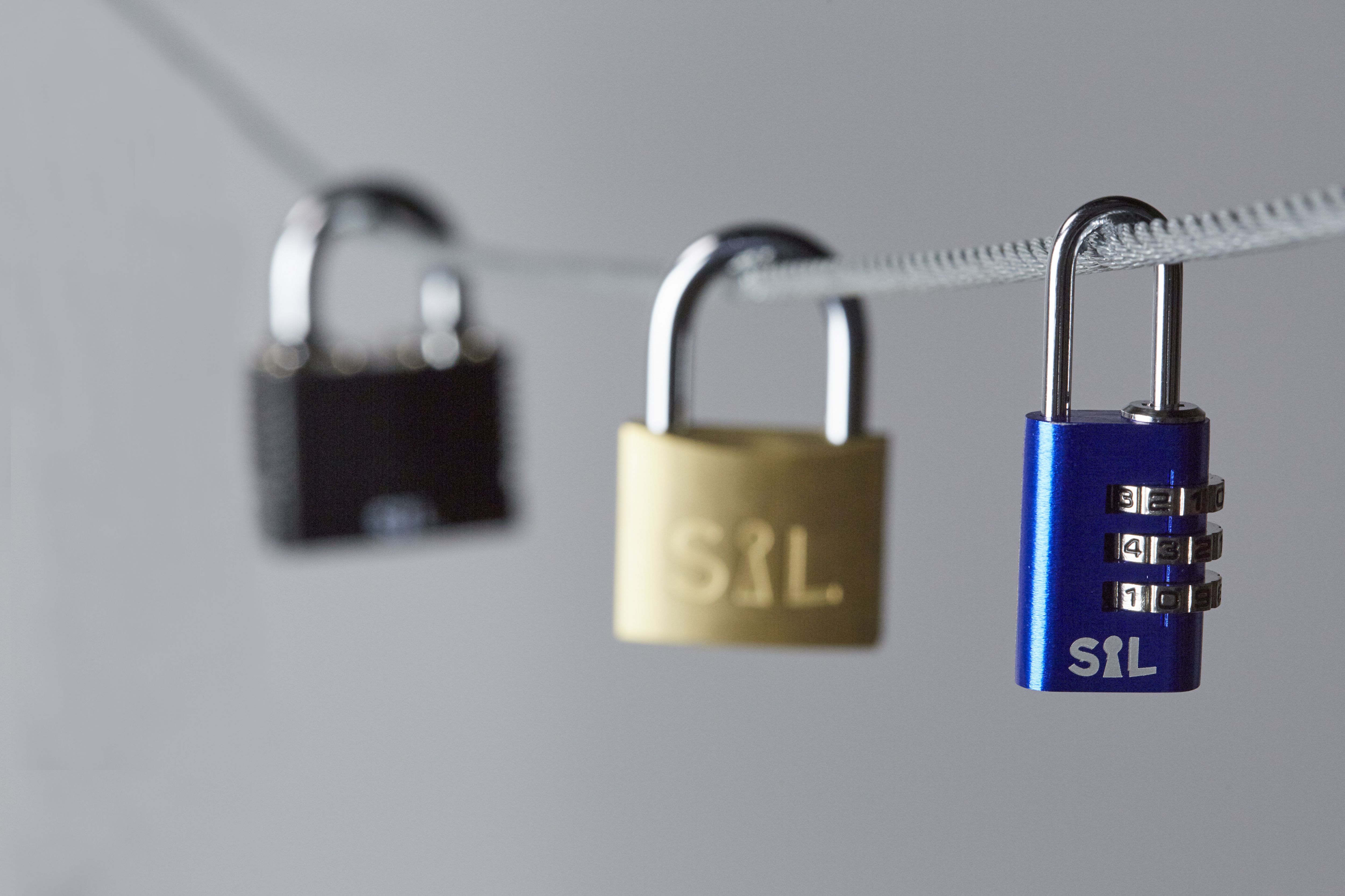 Smith & Locke Laminated Steel Black Cylinder Open shackle Padlock (W)59mm