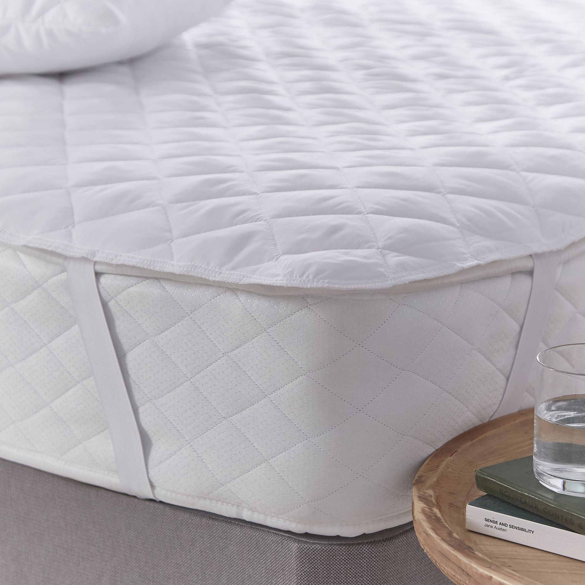 Snug Double Mattress protector