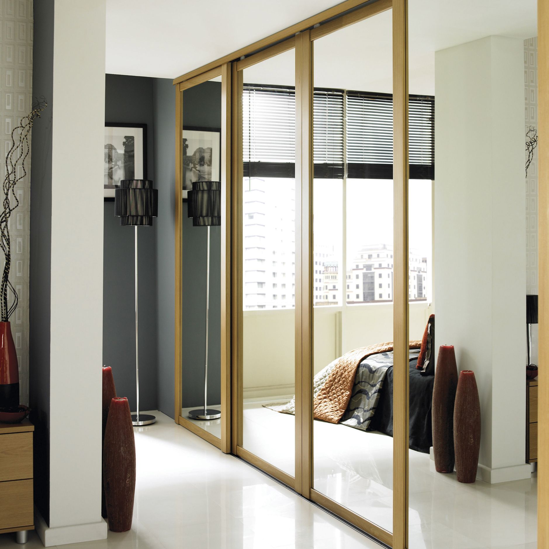 Spacepro Classic Shaker Oak effect Mirrored Sliding wardrobe door (H) 2220mm x (W) 914mm