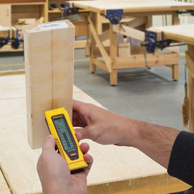 Stanley 0-77-030 Battery-powered Damp Moisture meter