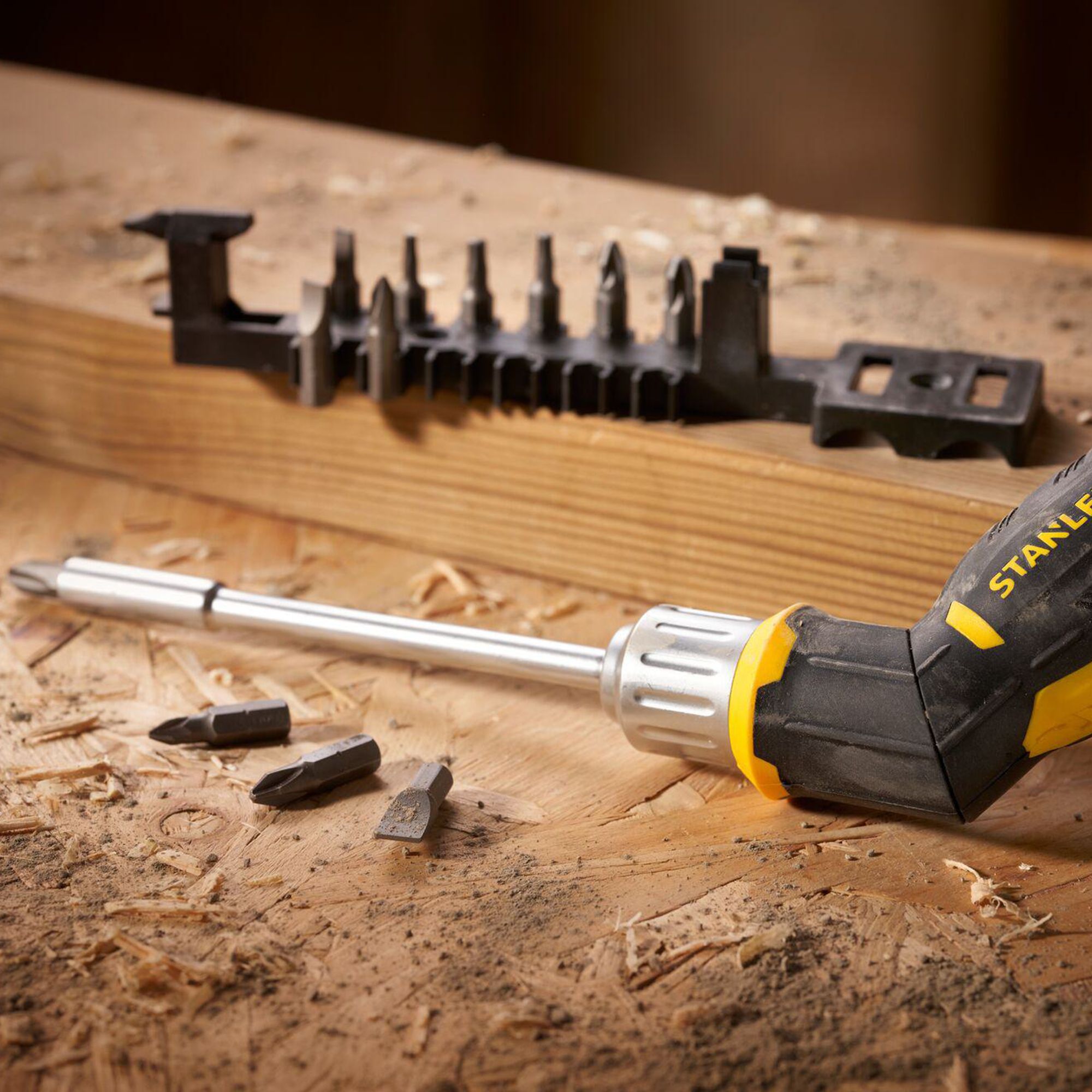Stanley 13 Piece Multi-bit ratchet screwdriver Set | Tradepoint