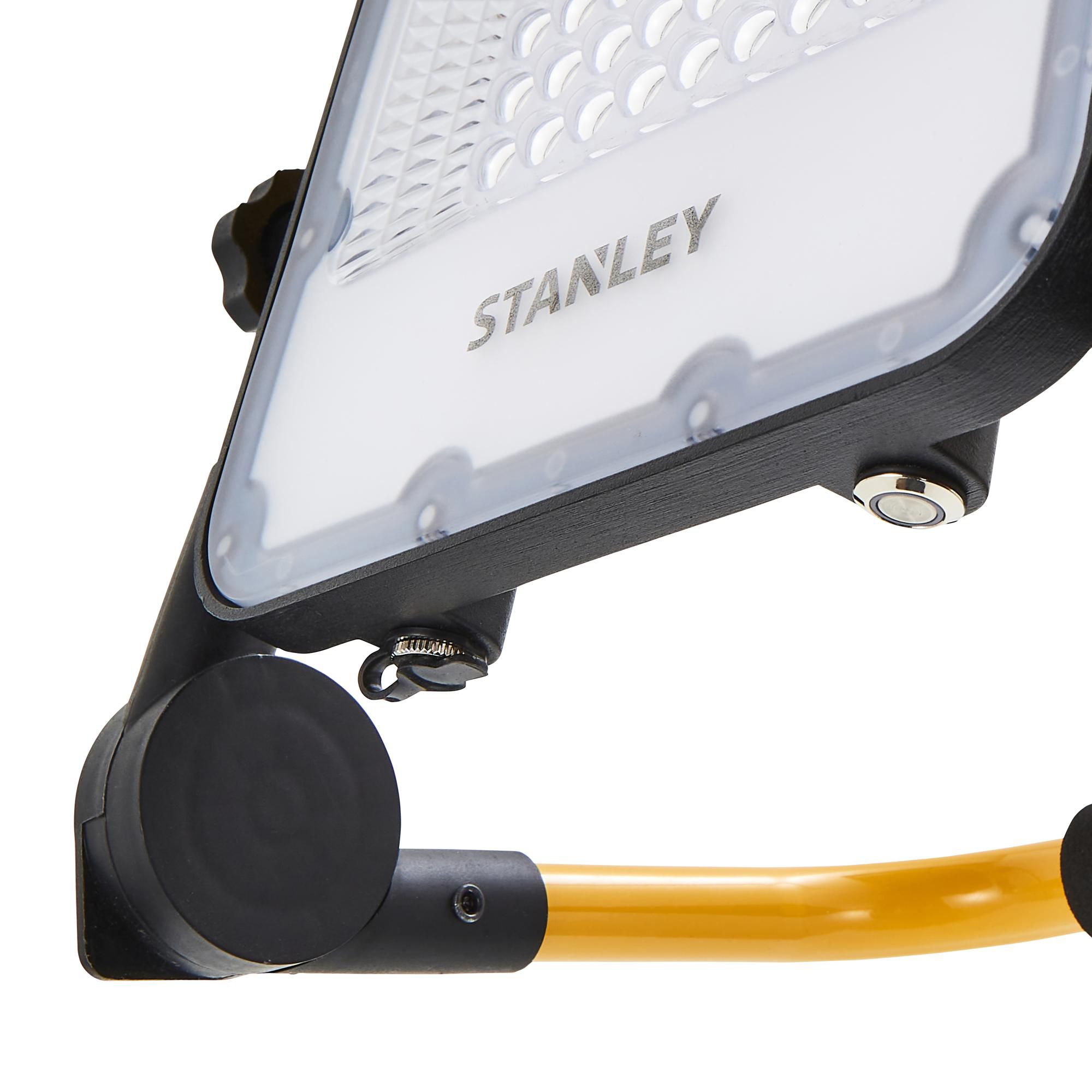 Stanley 3.7V 30W Cordless Integrated LED Rechargeable Work light, 4500lm