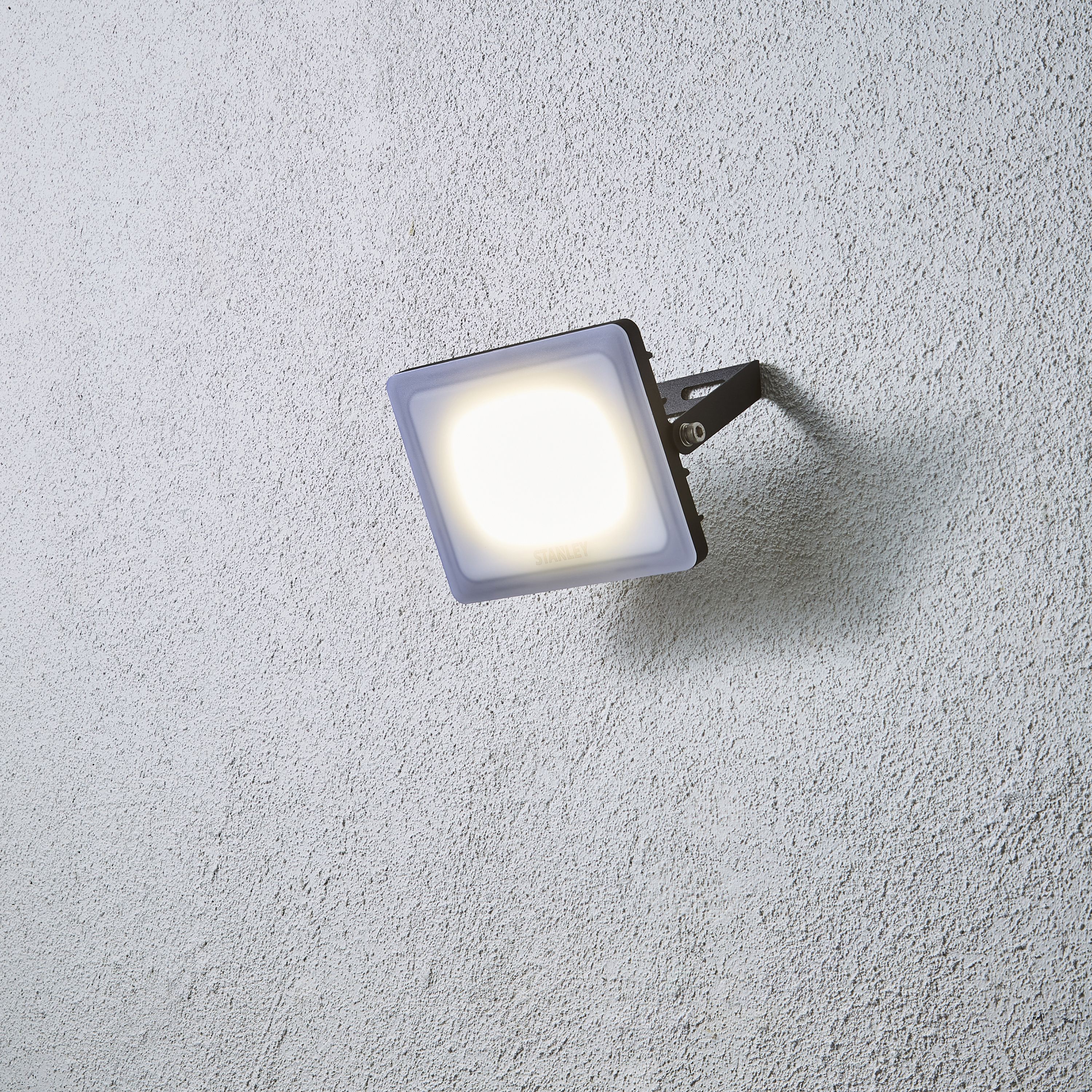 Stanley Black / Frosted Opal Mains-powered Cool daylight LED Without sensor Slimline floodlight 2700lm