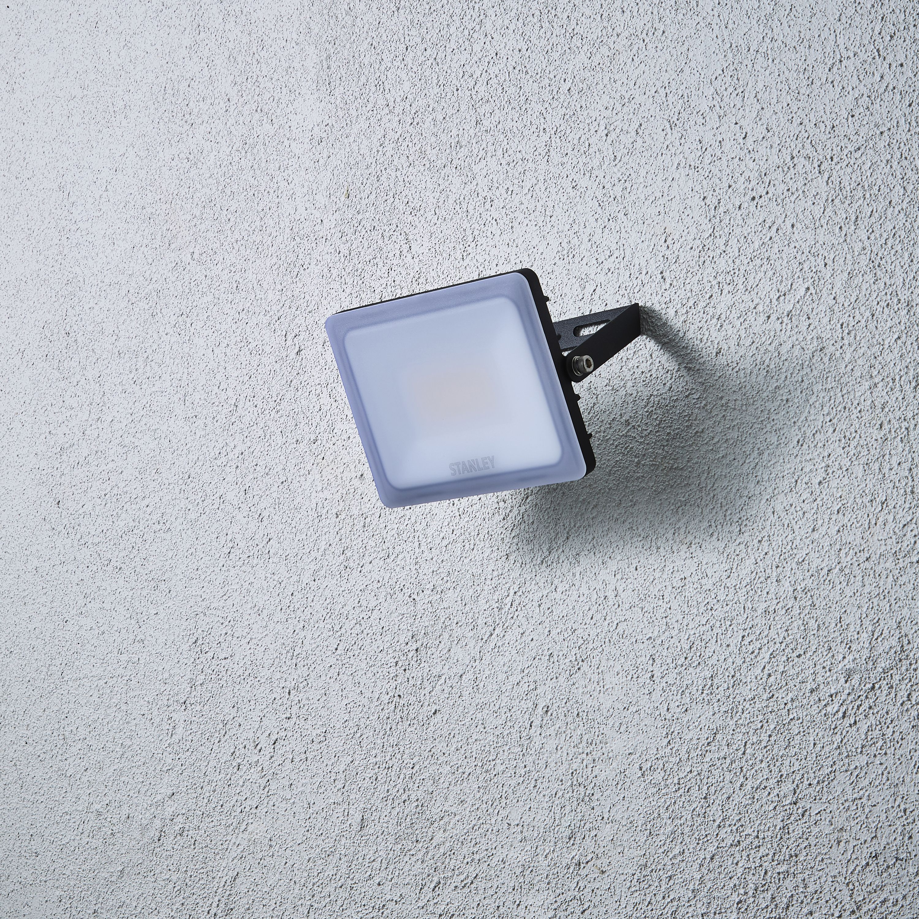 Stanley Black / Frosted Opal Mains-powered Cool daylight LED Without sensor Slimline floodlight 2700lm