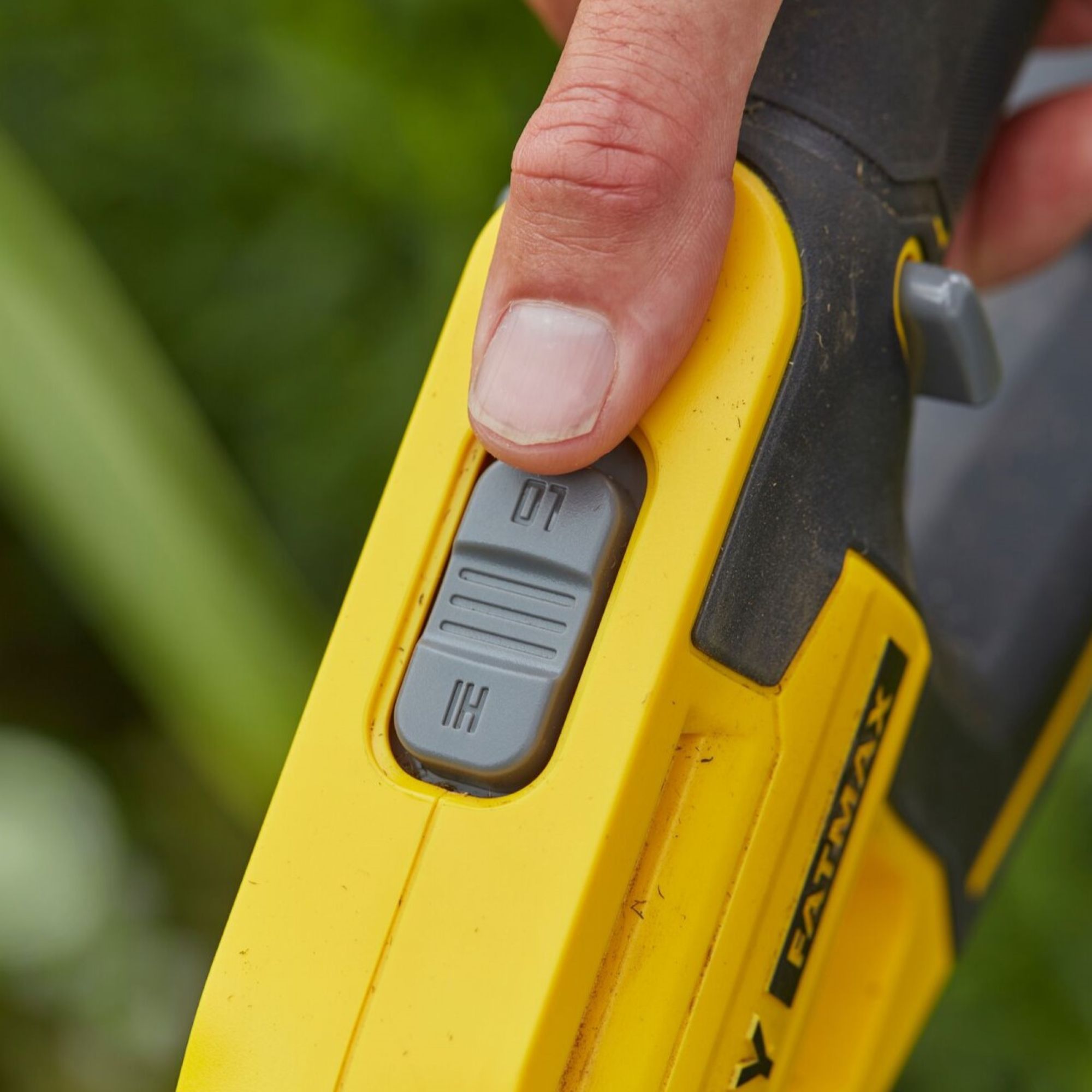 Stanley FatMax V20 18V 330mm Cordless Grass trimmer - SFMCST933M1-GB
