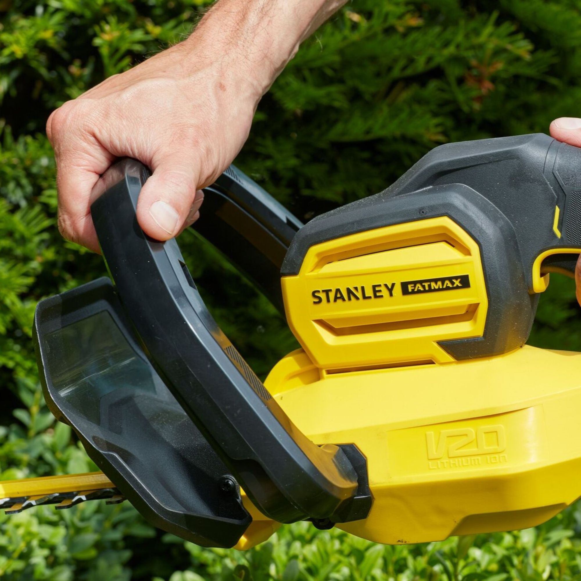 Stanley FatMax V20 SFMCHT855M1-GB 18V Cordless 550mm Pole hedge trimmer